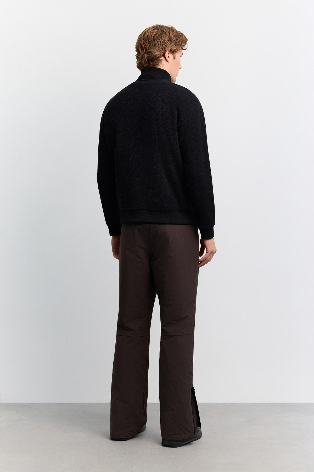 Siyah Dik Yaka Çıtçıtlı Polar Sweatshirt