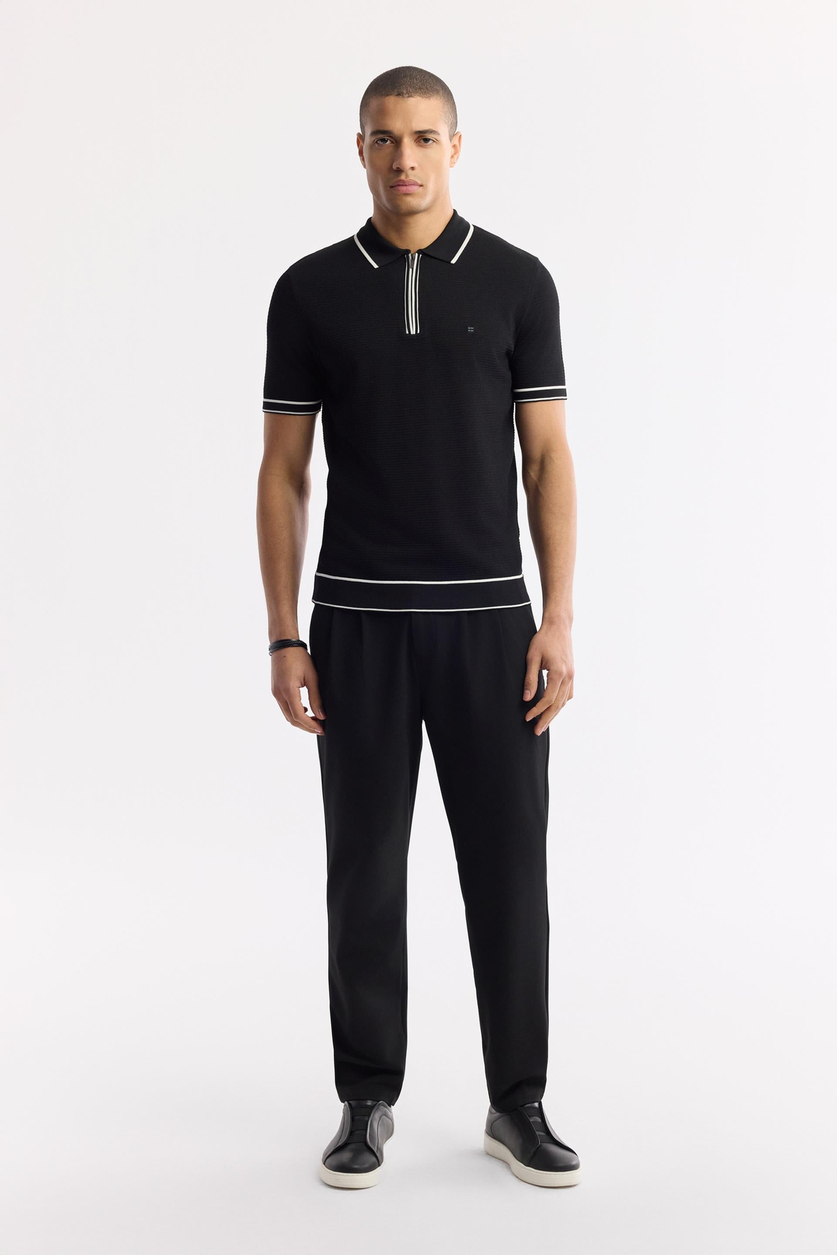 Siyah Fermuarlı Polo Yaka Dokulu Rayon Triko T-shirt