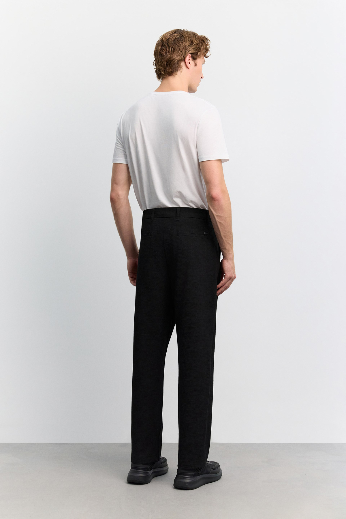 Siyah İnce Fitilli Dokulu Baggy Fit Pantolon
