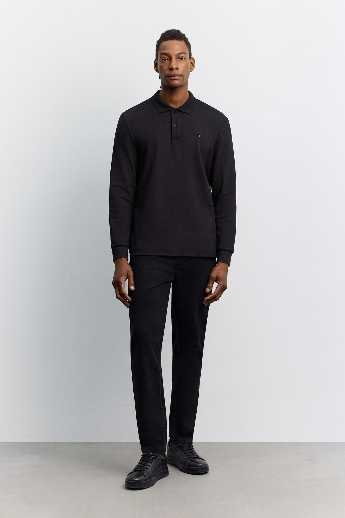 Siyah Kıvrılmaz Polo Yaka Kolay Ütülenen Basic Sweatshirt