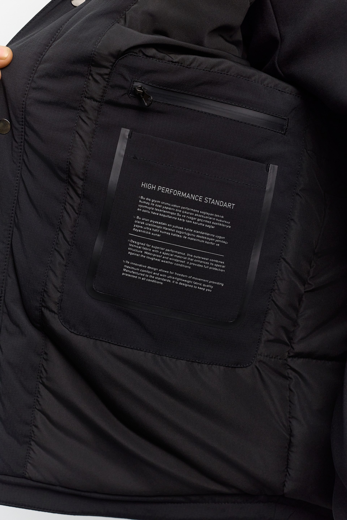 Siyah Klasik Yaka Su Geçirmez Hafif Dolumlu Mont