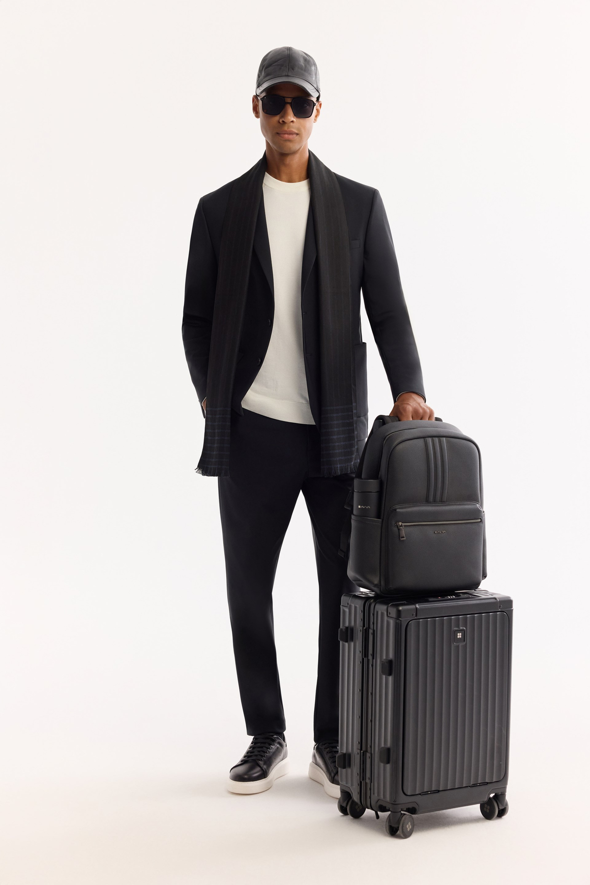 Siyah Mono Yaka Bi-Stretch Su İtici Kırışmaz Teknik Kumaş Blazer Ceket