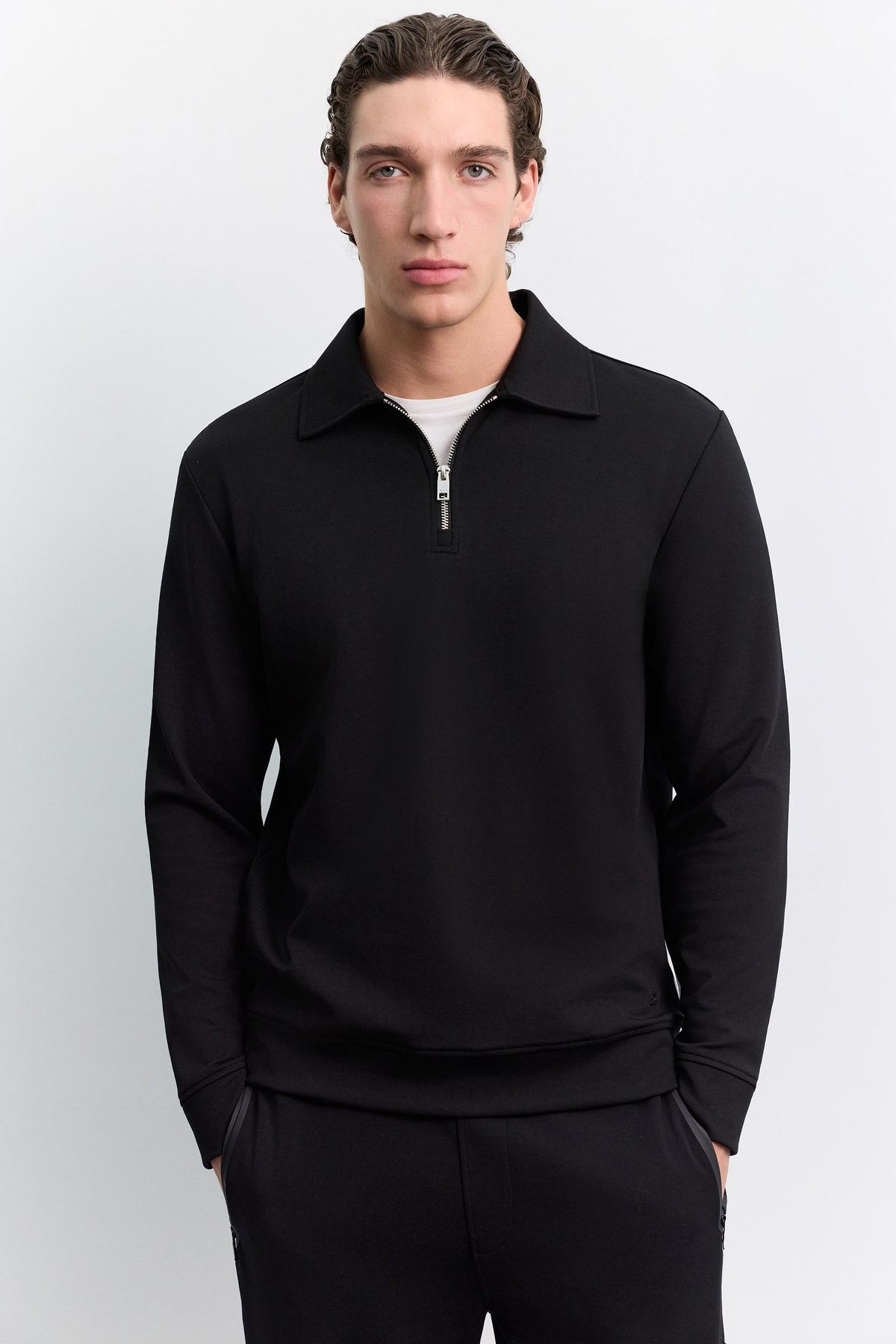 Siyah Polo Yaka Fermuarlı Kolay Ütülenen Sweatshirt