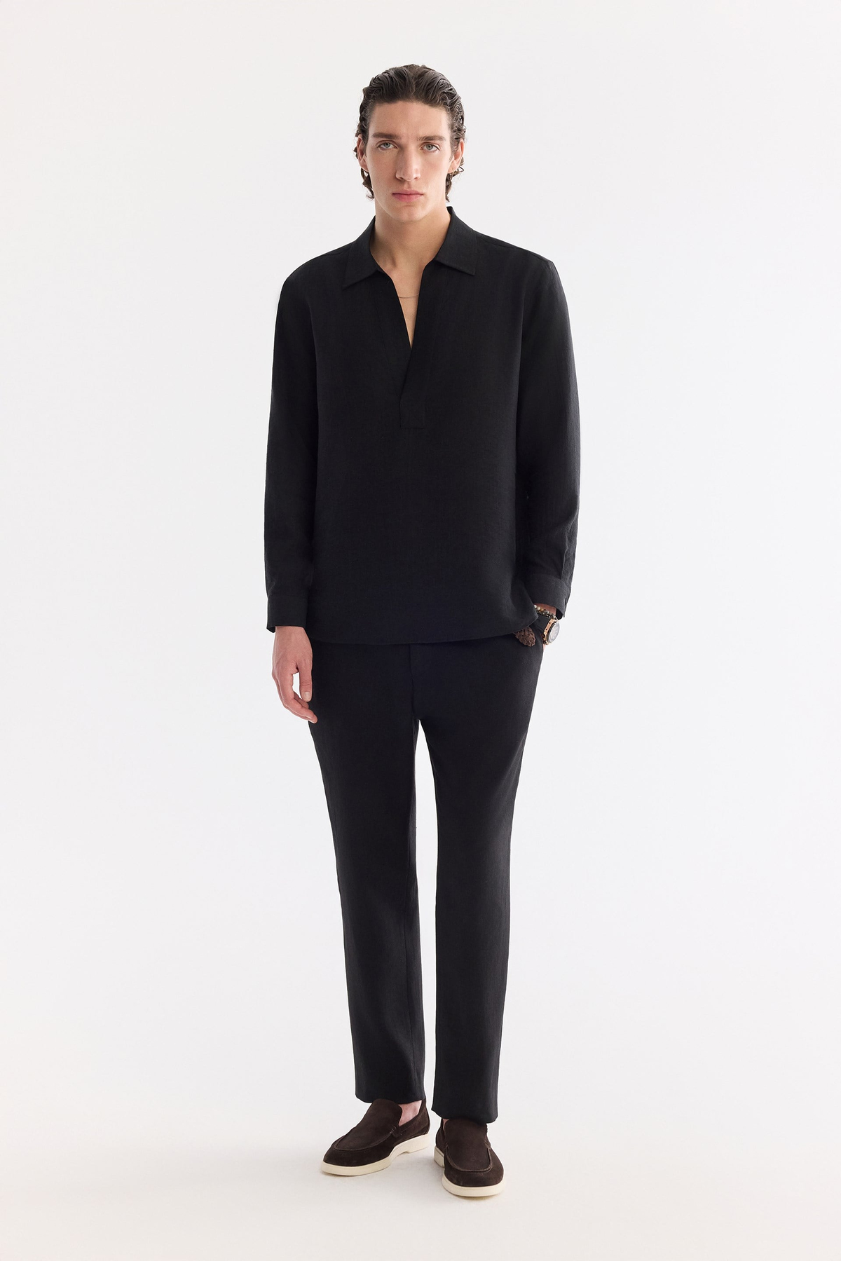 Siyah V Yaka Tencel Karışımlı Comfort Fit Uzun Kol Gömlek