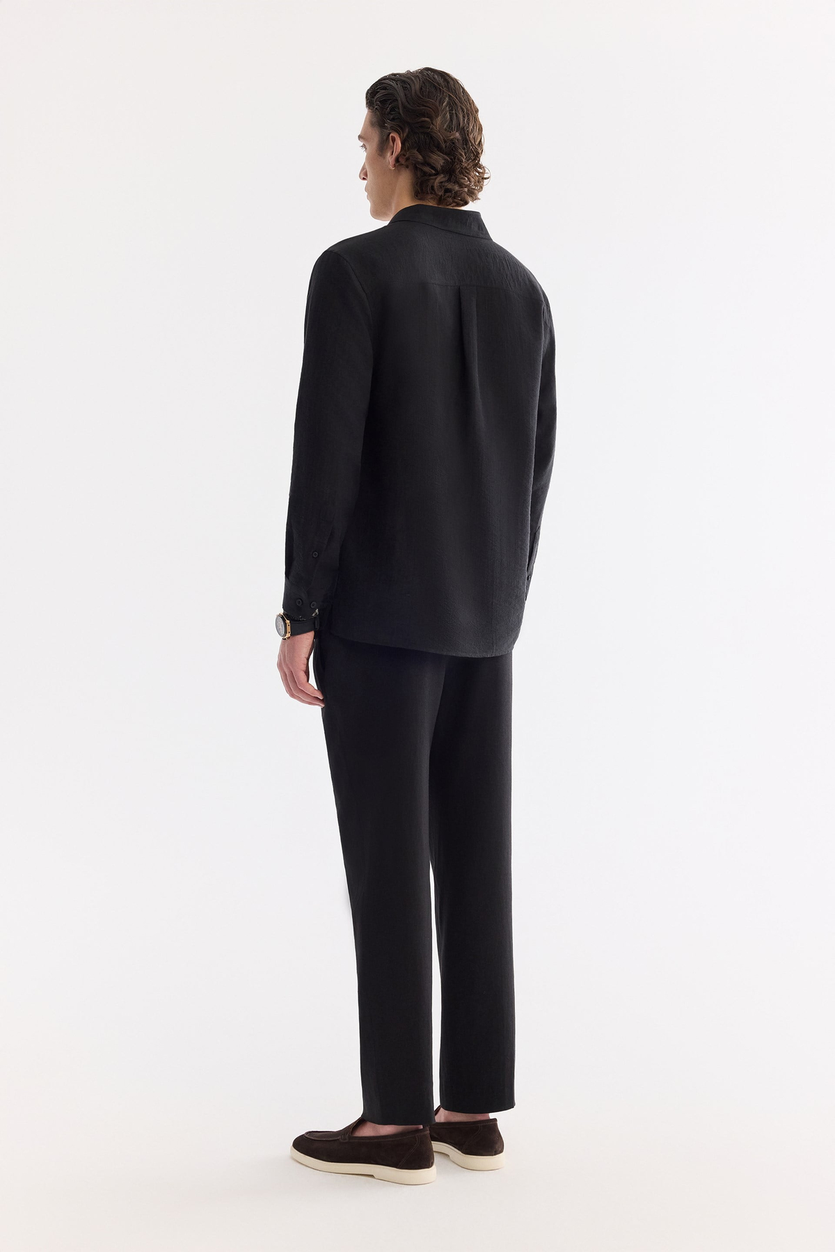 Siyah V Yaka Tencel Karışımlı Comfort Fit Uzun Kol Gömlek