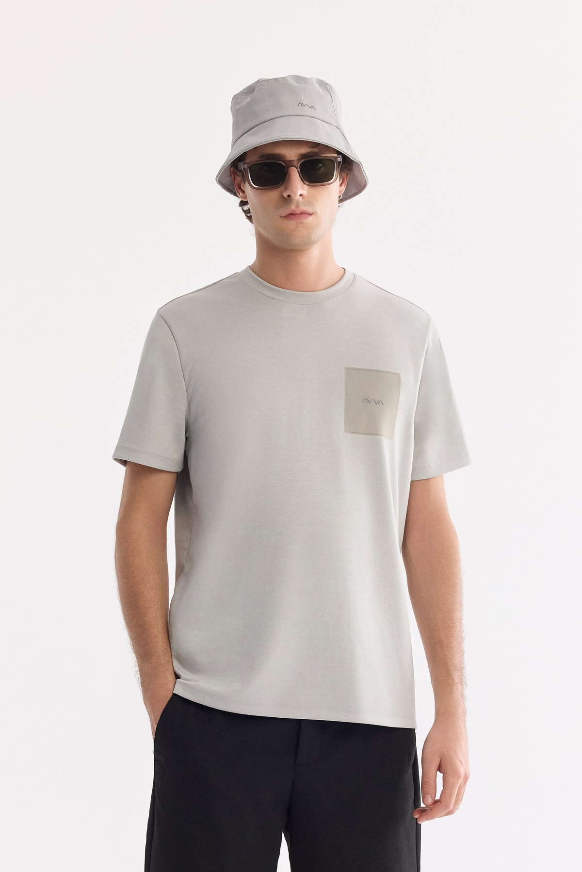 Siyah Yanı Lastikli Gofreli Relaxed Fit Chino Şort