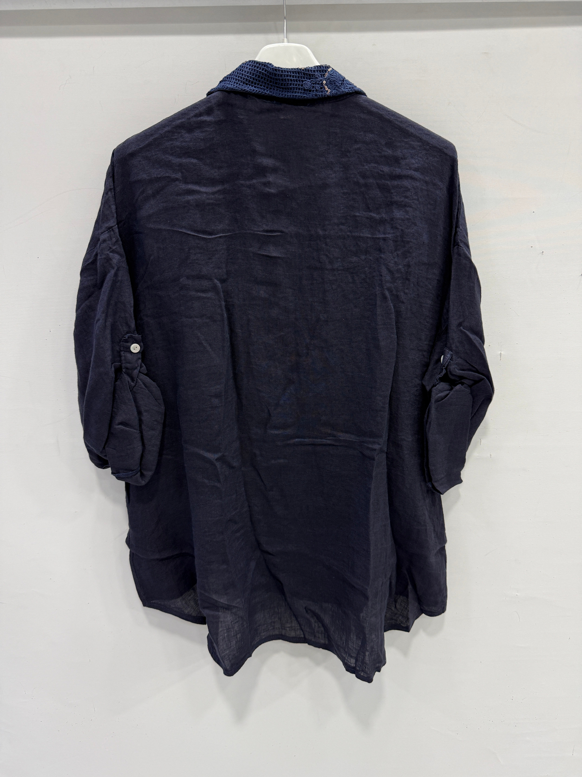 NAVY Kadın İtalyan Yakası ve Cebi Pul İşlemeli Oversize Keten Gömlek 40 - 46 Beden