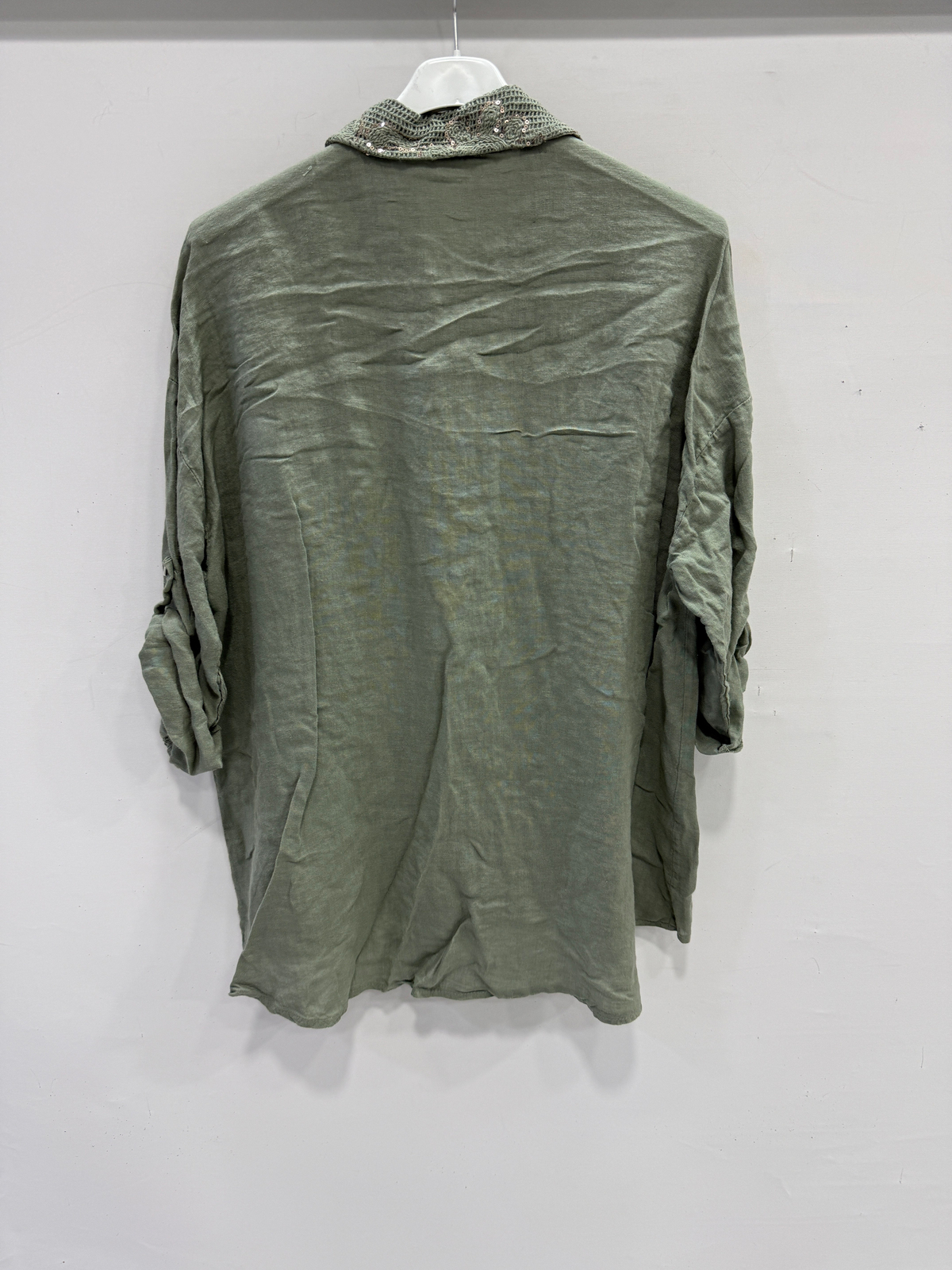 Khaki Kadın İtalyan Yakası ve Cebi Pul İşlemeli Oversize Keten Gömlek 40 - 46 Beden