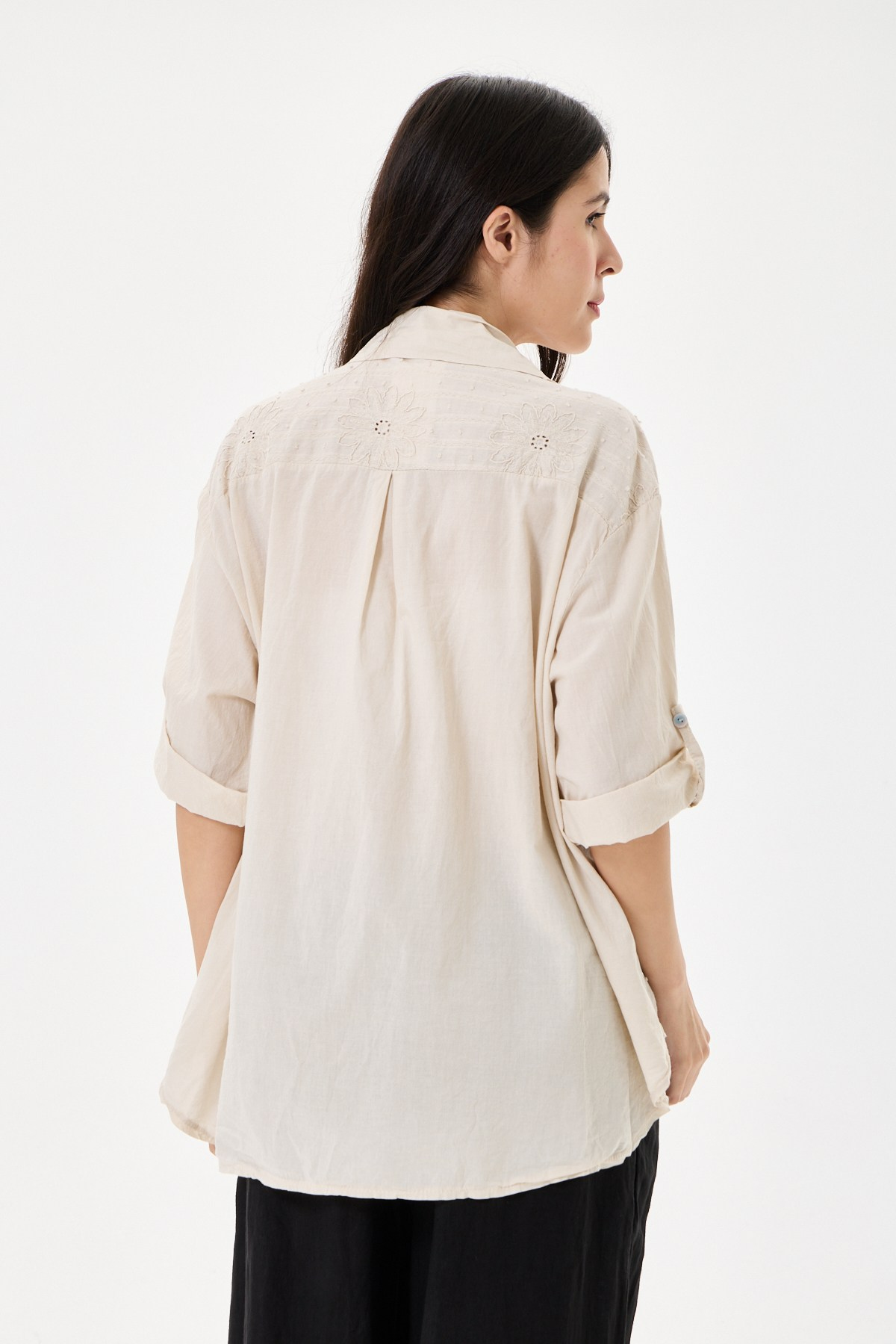 Kadın İtalyan Çiçek Nakışlı Fistolu Oversize Poplin Gömlek 40 - 46 Beden