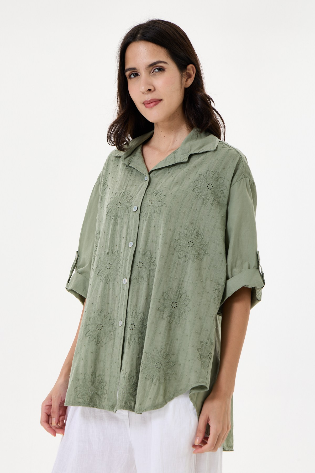 Kadın İtalyan Çiçek Nakışlı Fistolu Oversize Poplin Gömlek 40 - 46 Beden