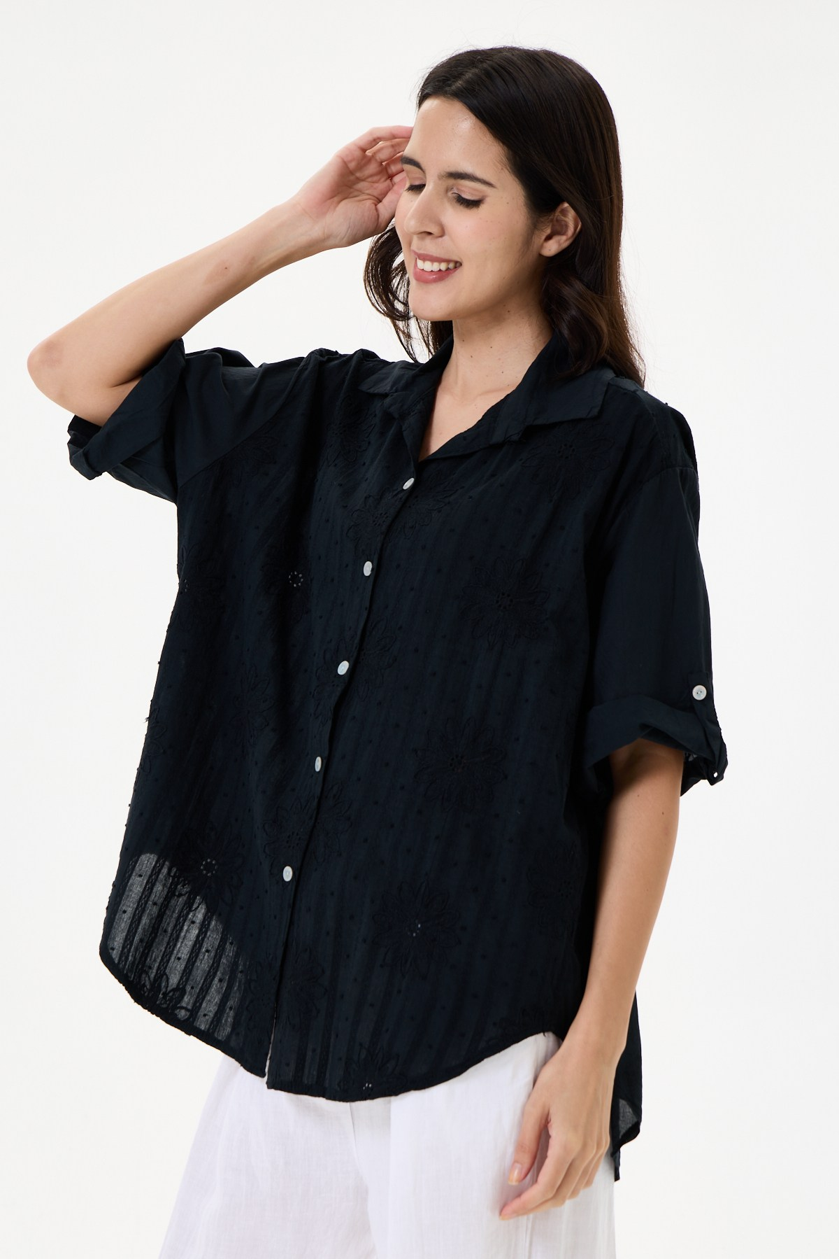 Kadın İtalyan Çiçek Nakışlı Fistolu Oversize Poplin Gömlek 40 - 46 Beden