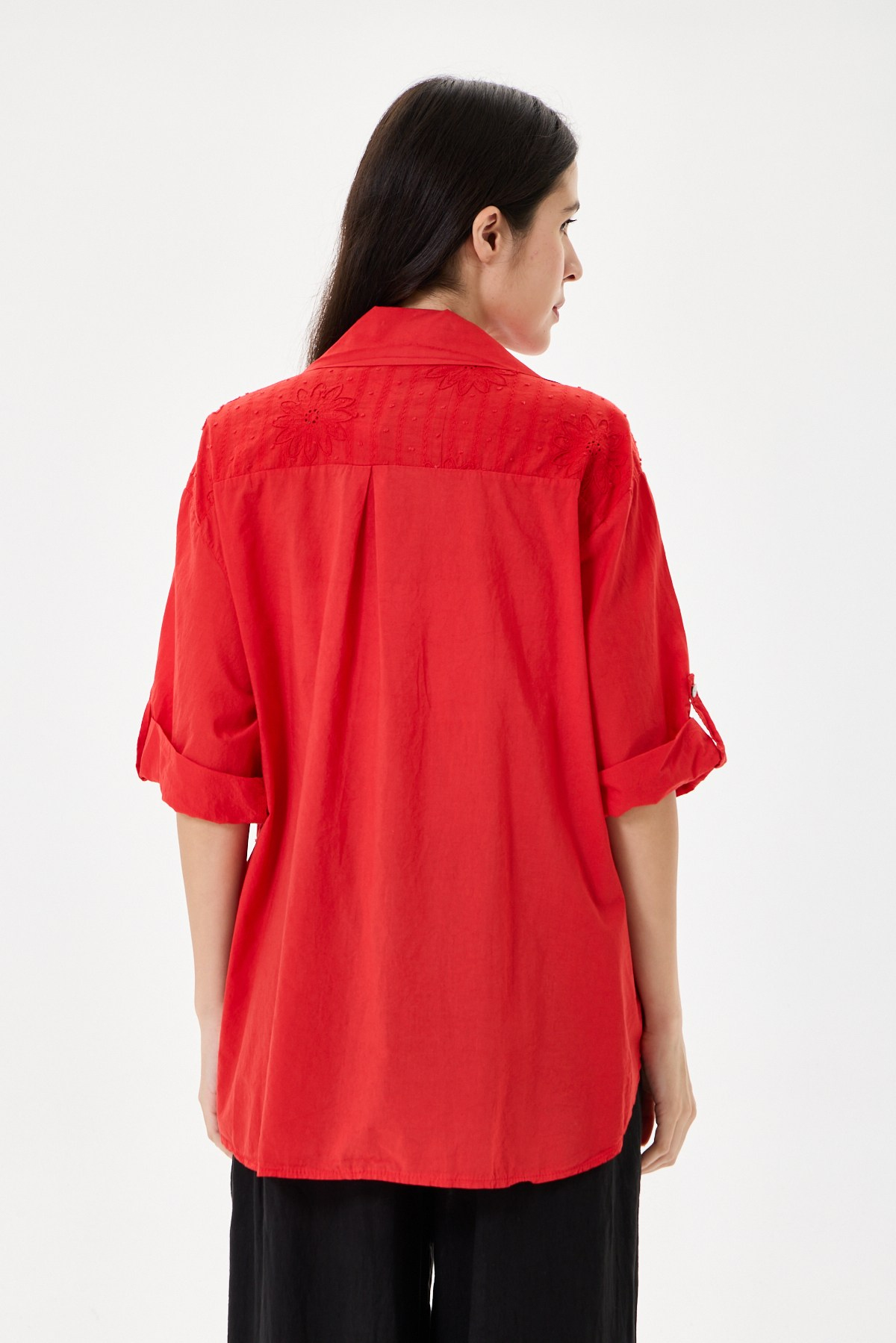 Kadın İtalyan Çiçek Nakışlı Fistolu Oversize Poplin Gömlek 40 - 46 Beden