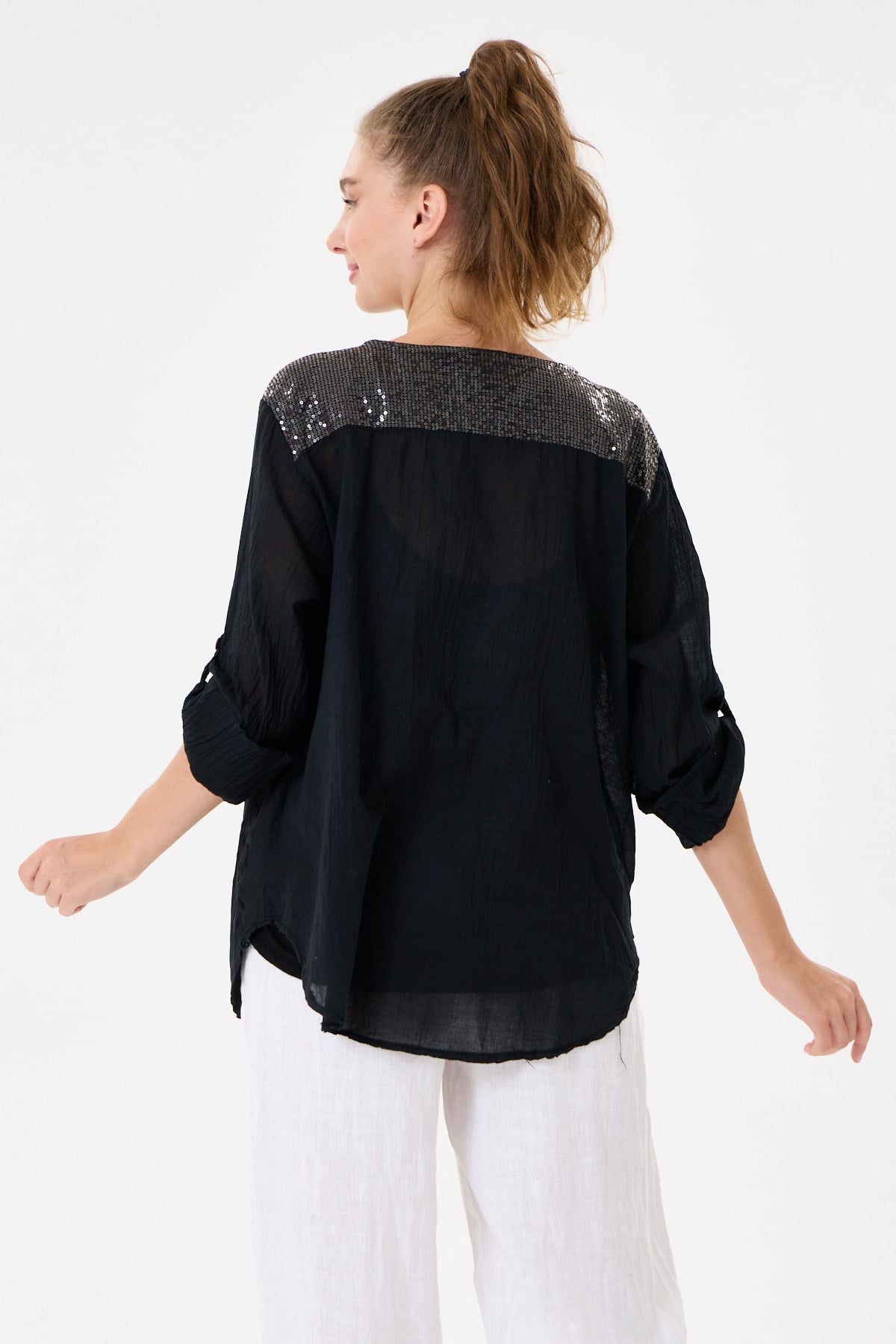 İtalyan Çiçek Nakışlı Dantelli Sırtı Payetli Astarlı Oversize Bluz 40 - 44 Beden