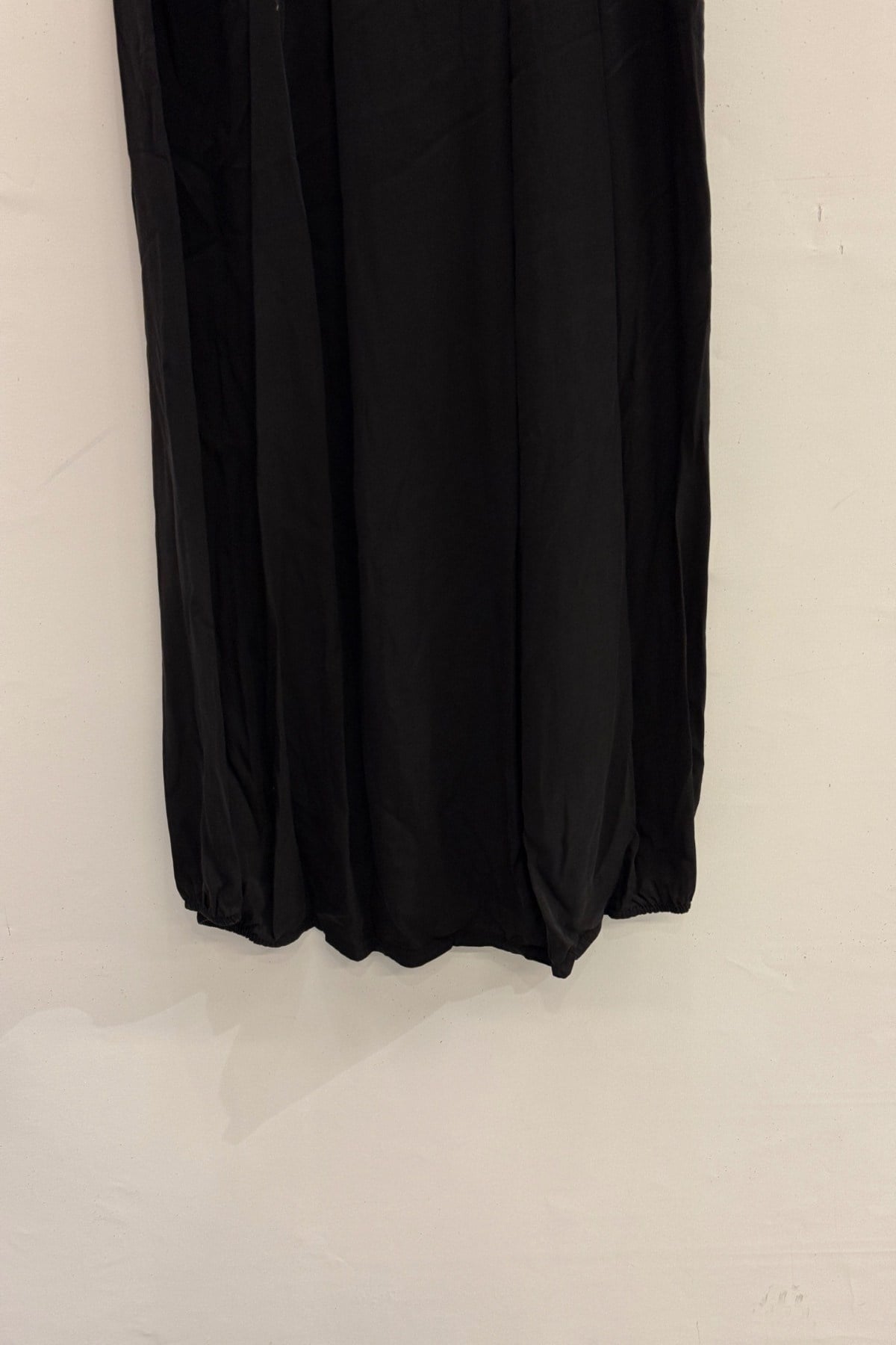 Siyah İtalyan Beli Lastikli Çift Yan Cepli Kemerli Pileli Tencel Etek 38 - 44 Beden