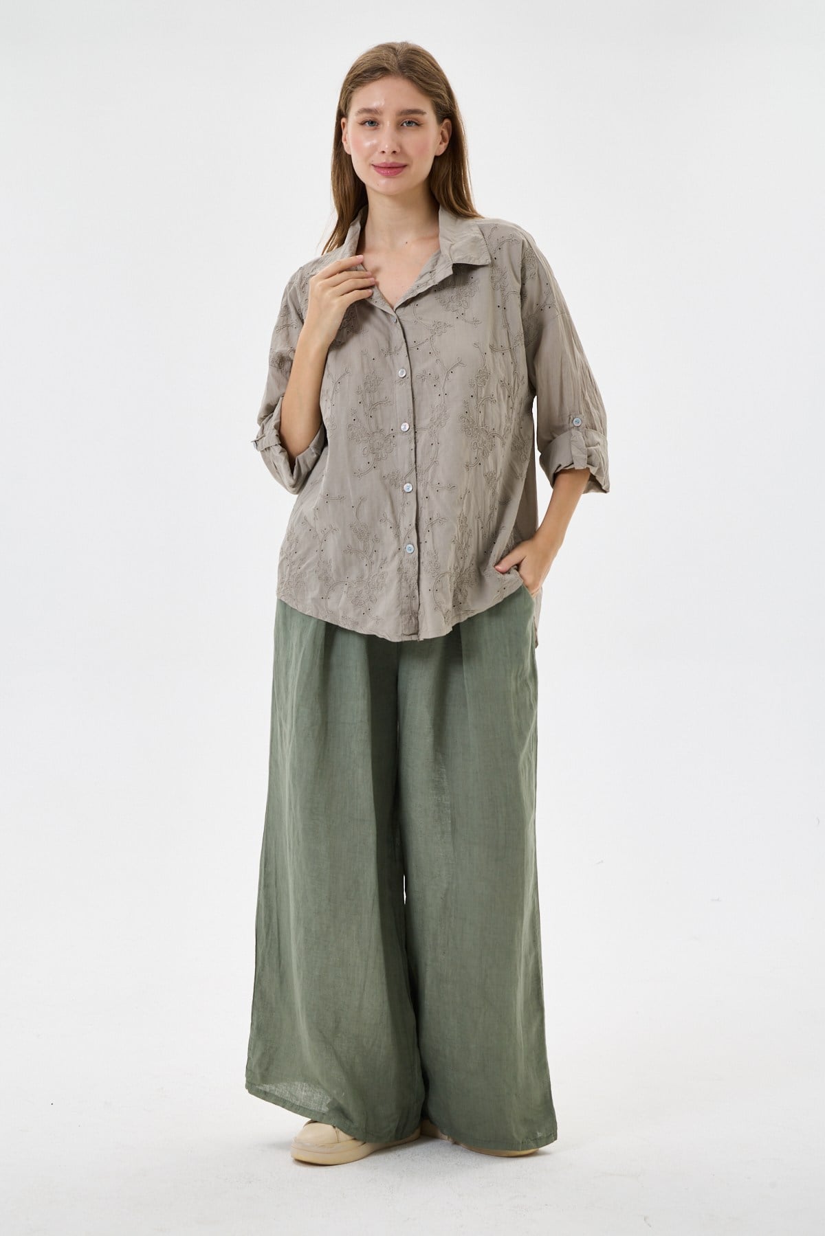 Kadın İtalyan Çiçek Nakışlı Fistolu Katlanır Uzun Kollu Oversize Poplin Gömlek 40 - 44 Beden