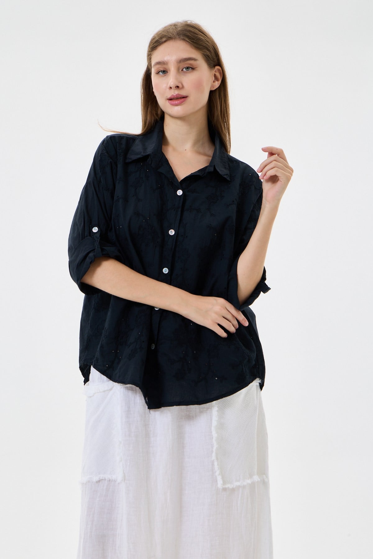 Kadın İtalyan Çiçek Nakışlı Fistolu Katlanır Uzun Kollu Oversize Poplin Gömlek 40 - 44 Beden