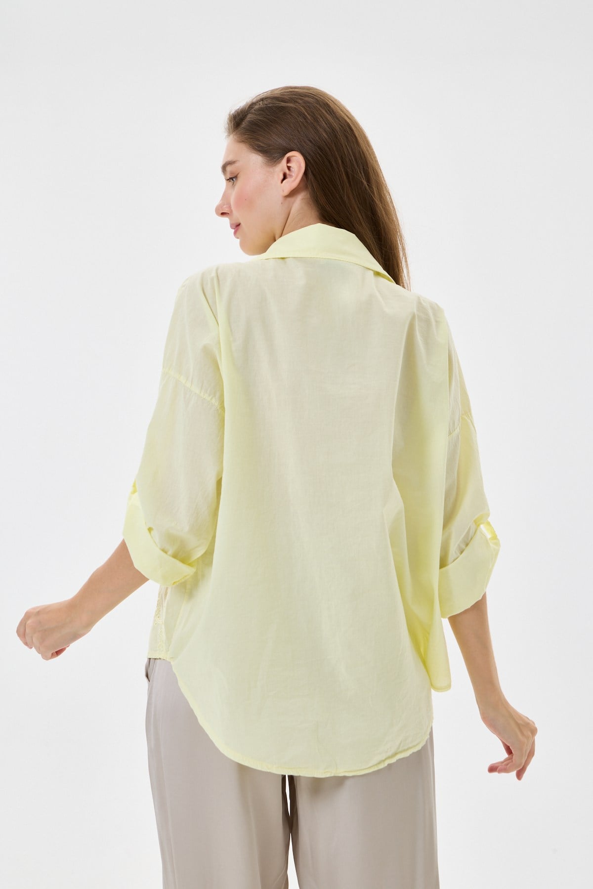 Kadın İtalyan Çiçek Nakışlı Fistolu Katlanır Uzun Kollu Oversize Poplin Gömlek 40 - 44 Beden