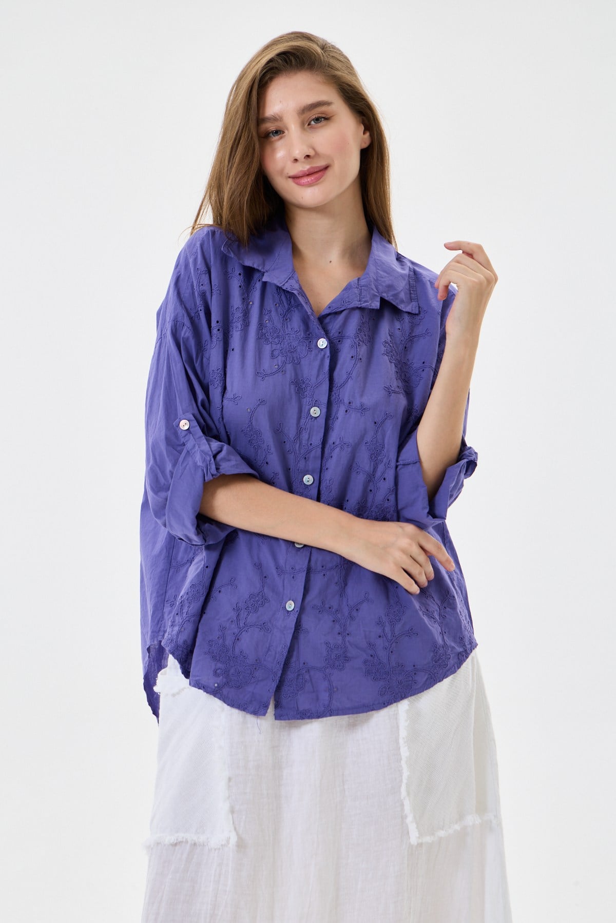 Kadın İtalyan Çiçek Nakışlı Fistolu Katlanır Uzun Kollu Oversize Poplin Gömlek 40 - 44 Beden