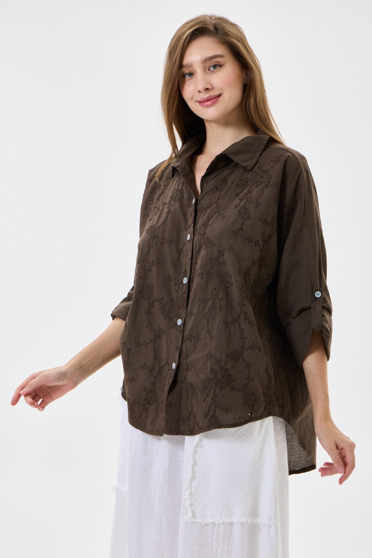 Kadın İtalyan Çiçek Nakışlı Fistolu Katlanır Uzun Kollu Oversize Poplin Gömlek 40 - 44 Beden