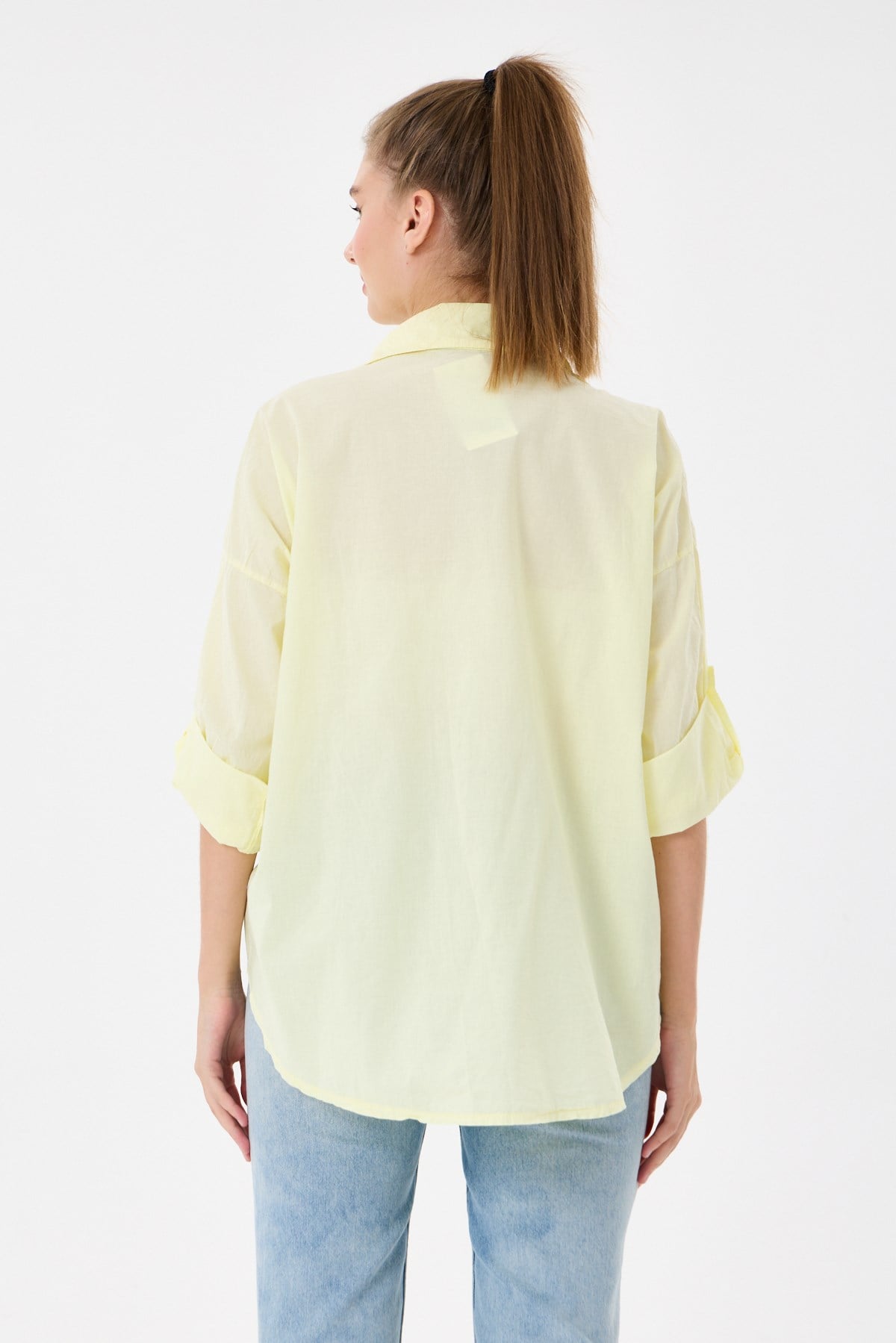 Kadın İtalyan Çiçek Nakışlı Pullu Katlanır Uzun Kollu Oversize Gömlek 40 - 44 Beden