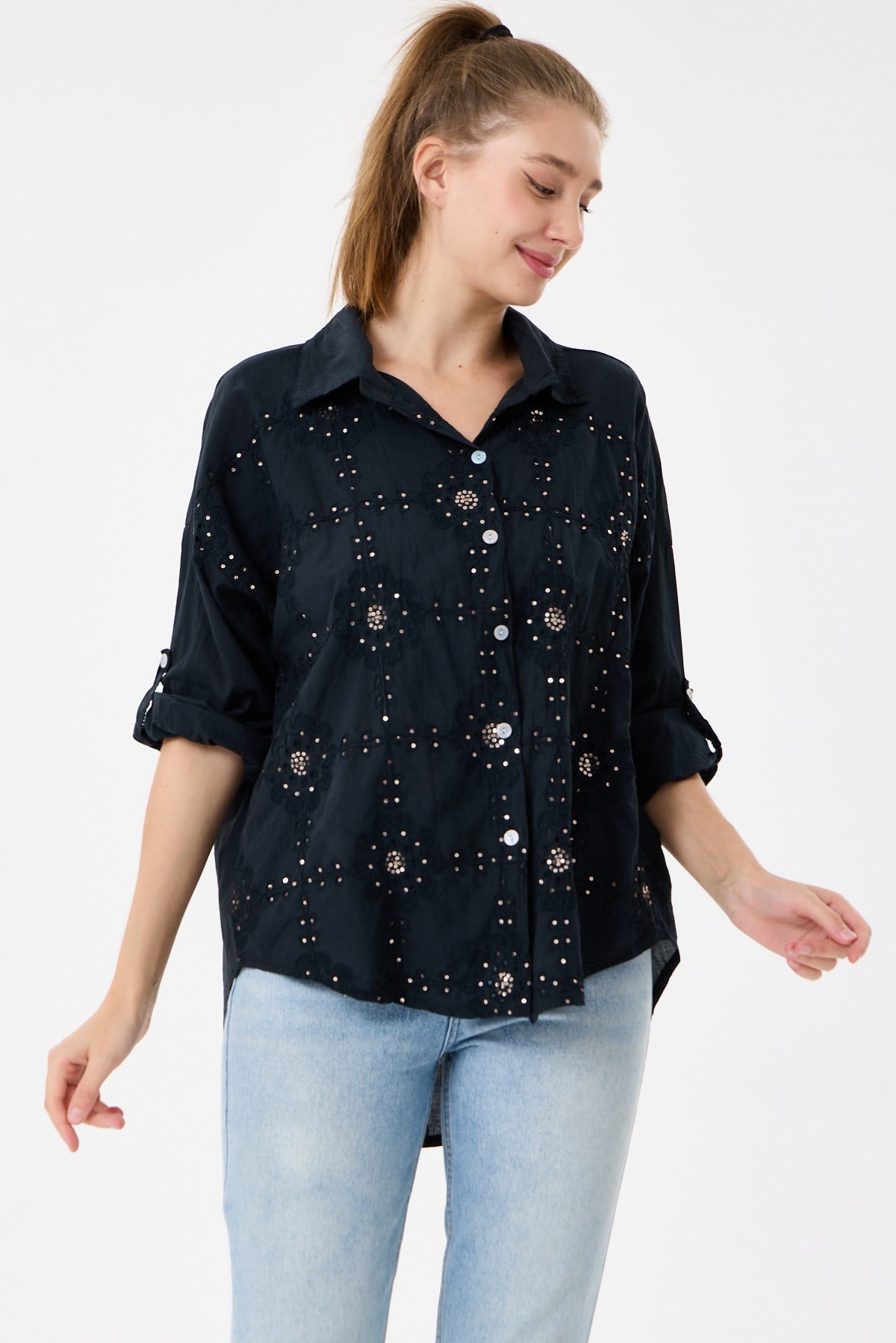 Kadın İtalyan Çiçek Nakışlı Pullu Katlanır Uzun Kollu Oversize Gömlek 40 - 44 Beden