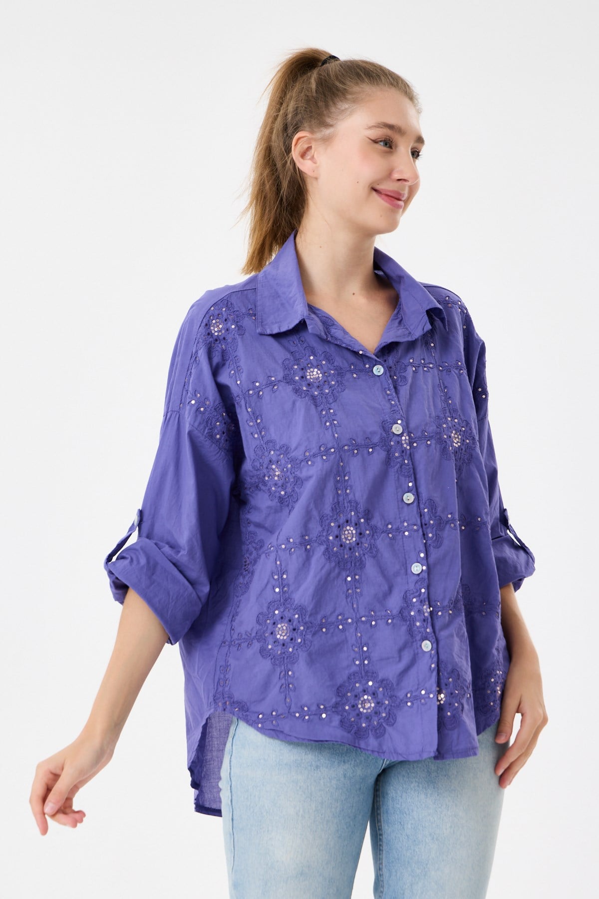 Kadın İtalyan Çiçek Nakışlı Pullu Katlanır Uzun Kollu Oversize Gömlek 40 - 44 Beden