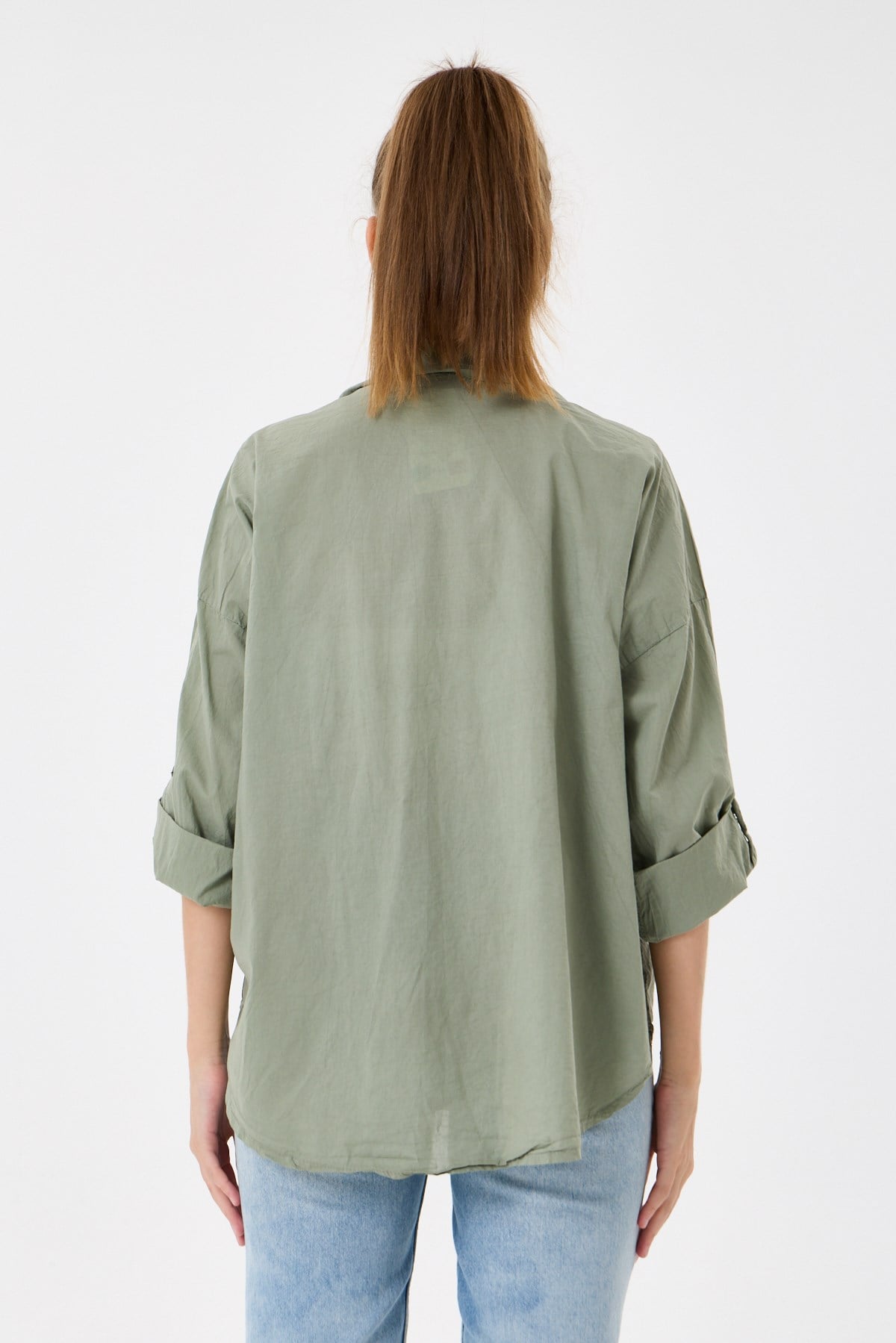 Kadın İtalyan Çiçek Nakışlı Pullu Katlanır Uzun Kollu Oversize Gömlek 40 - 44 Beden