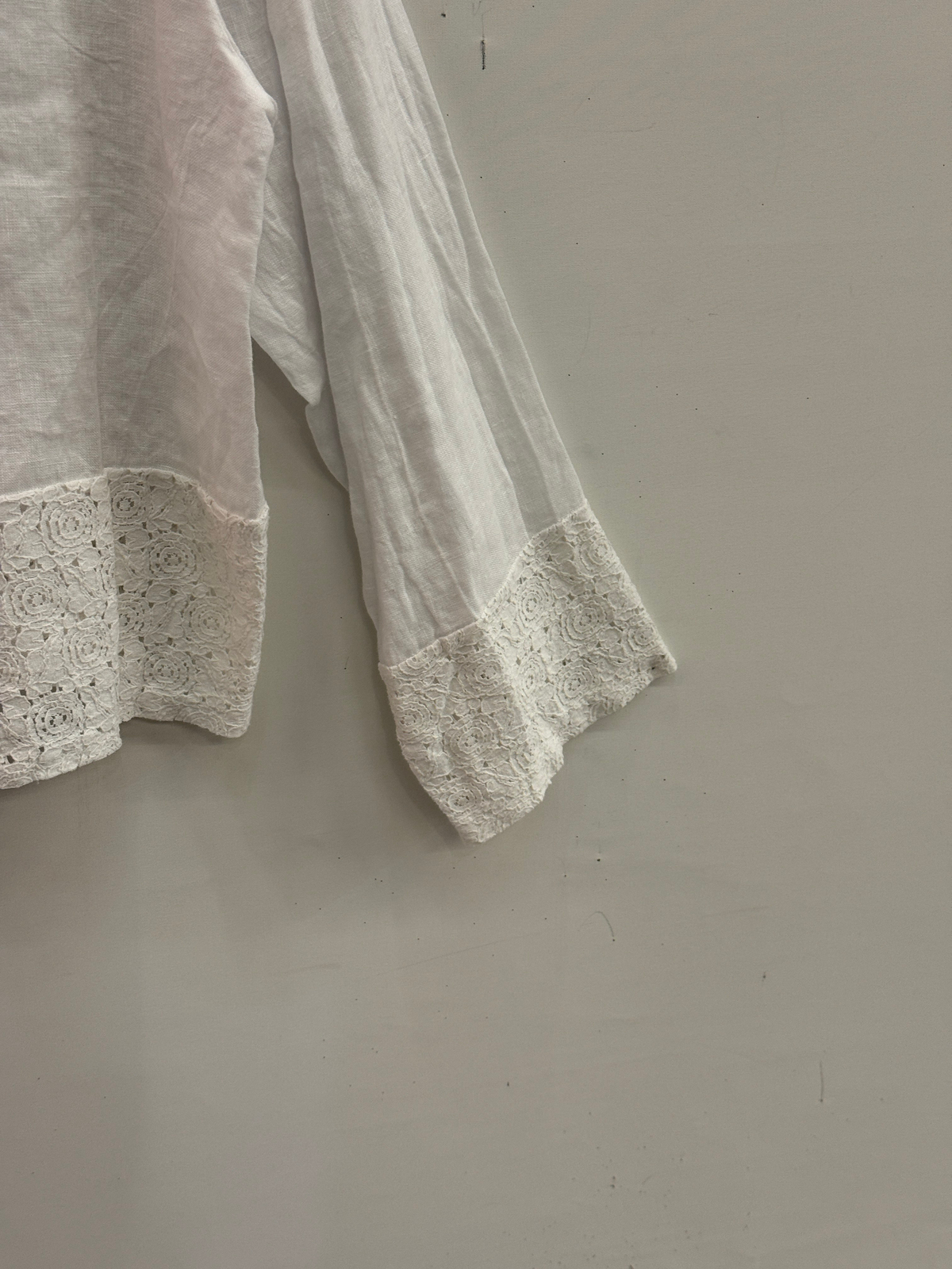 Beyaz Kadın İtalyan Dantel Detaylı Oversize Keten Gömlek 38 - 44 Beden
