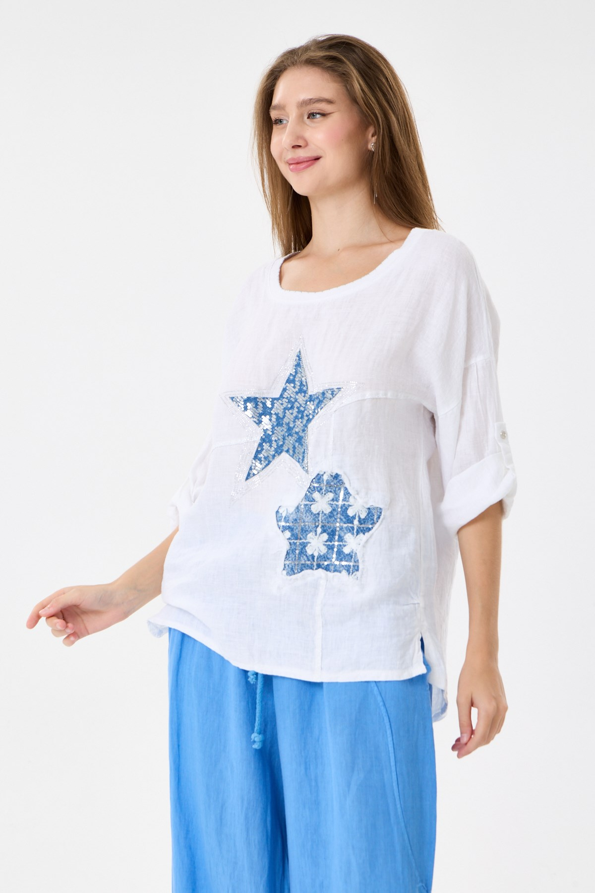 İtalyan %100 Keten Yıldız ve Çiçek Desen Yamalı Katlanır Kollu Oversize Keten Bluz 38 - 44 Beden - Beyaz