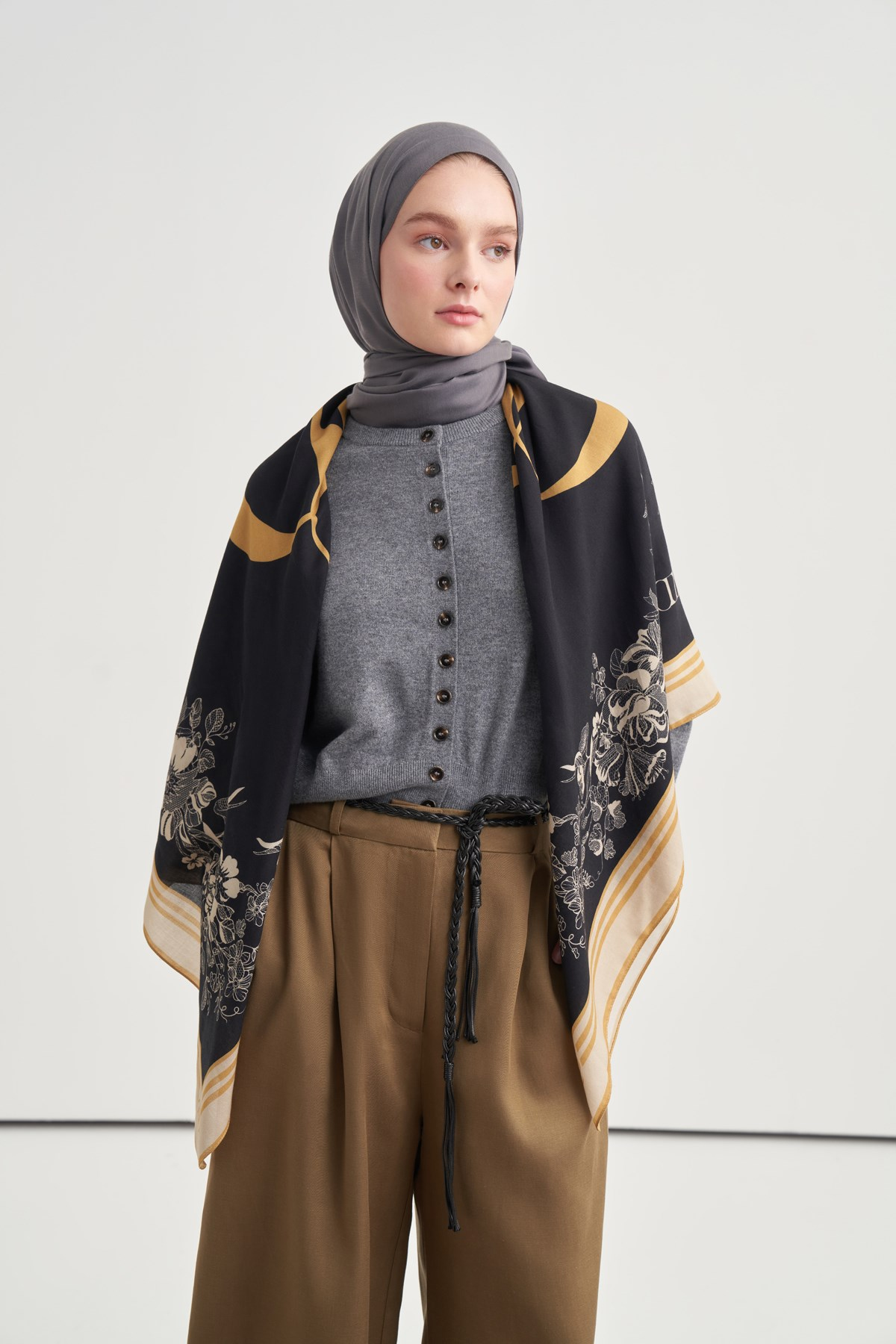 Fiora Desen Norena Yünlü Omuz Şalı Siyah