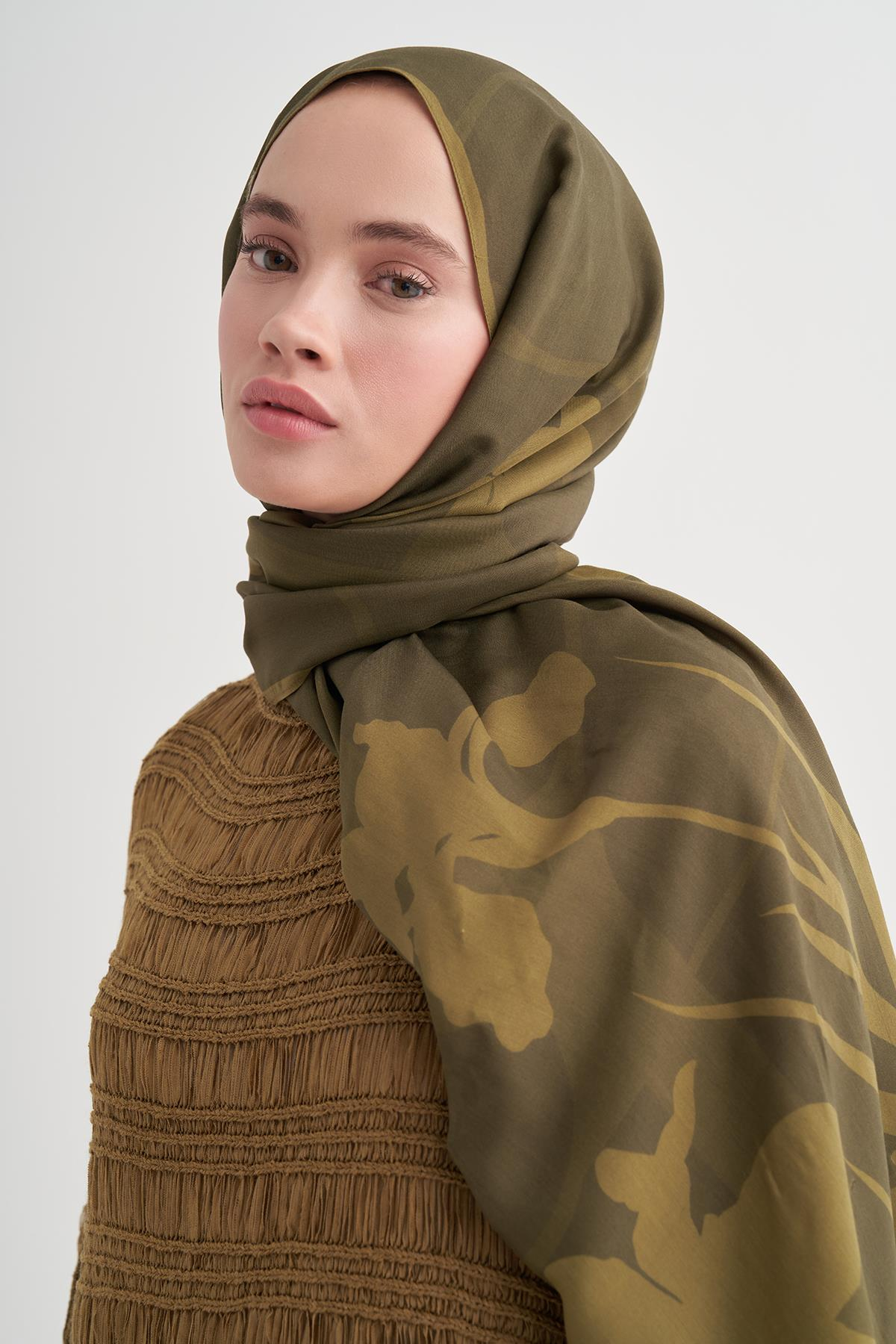 Vera Monogram Floş Şal Zeytin Yeşili