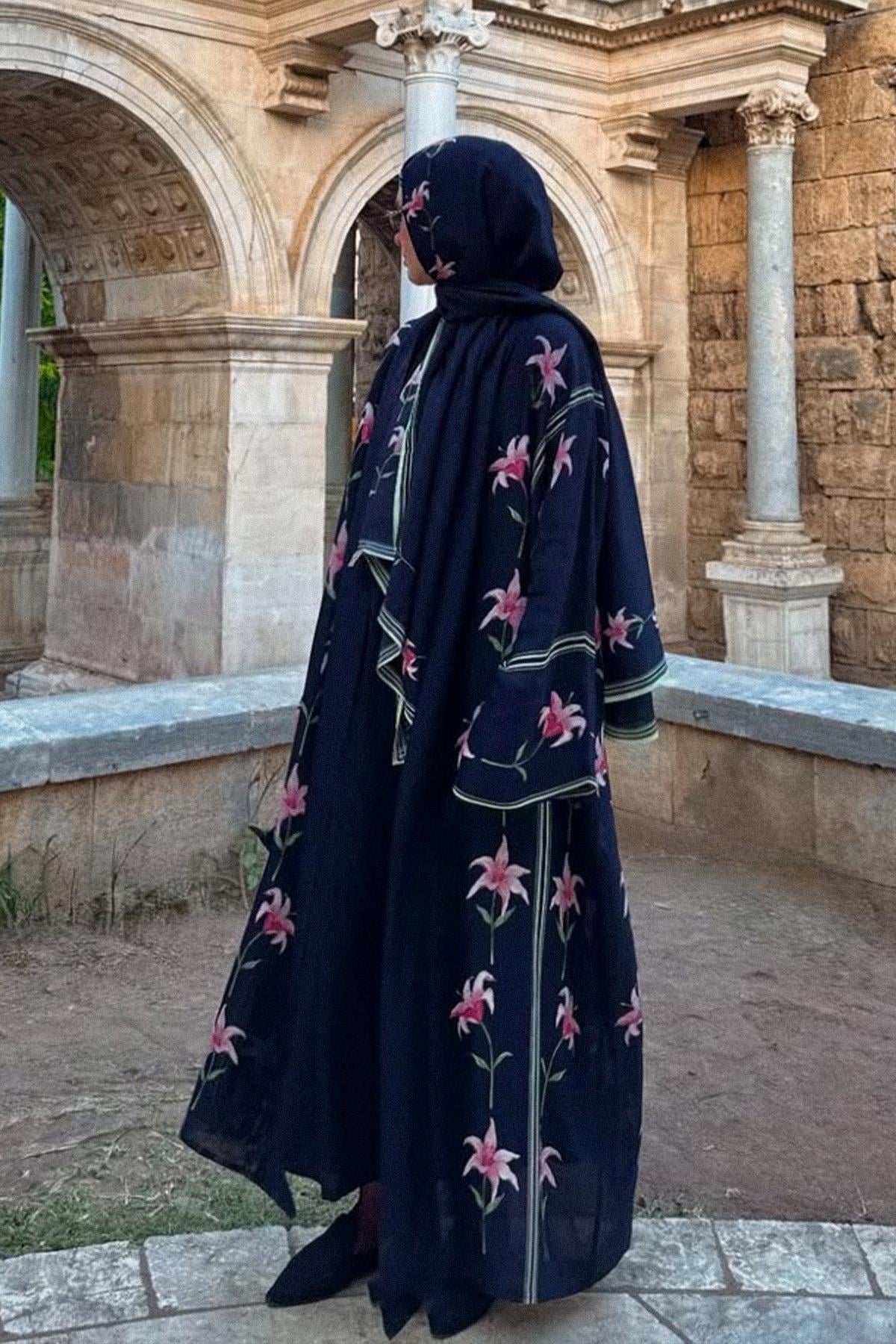 Meltemin Tercihi Blooming Floş Abaya Siyah