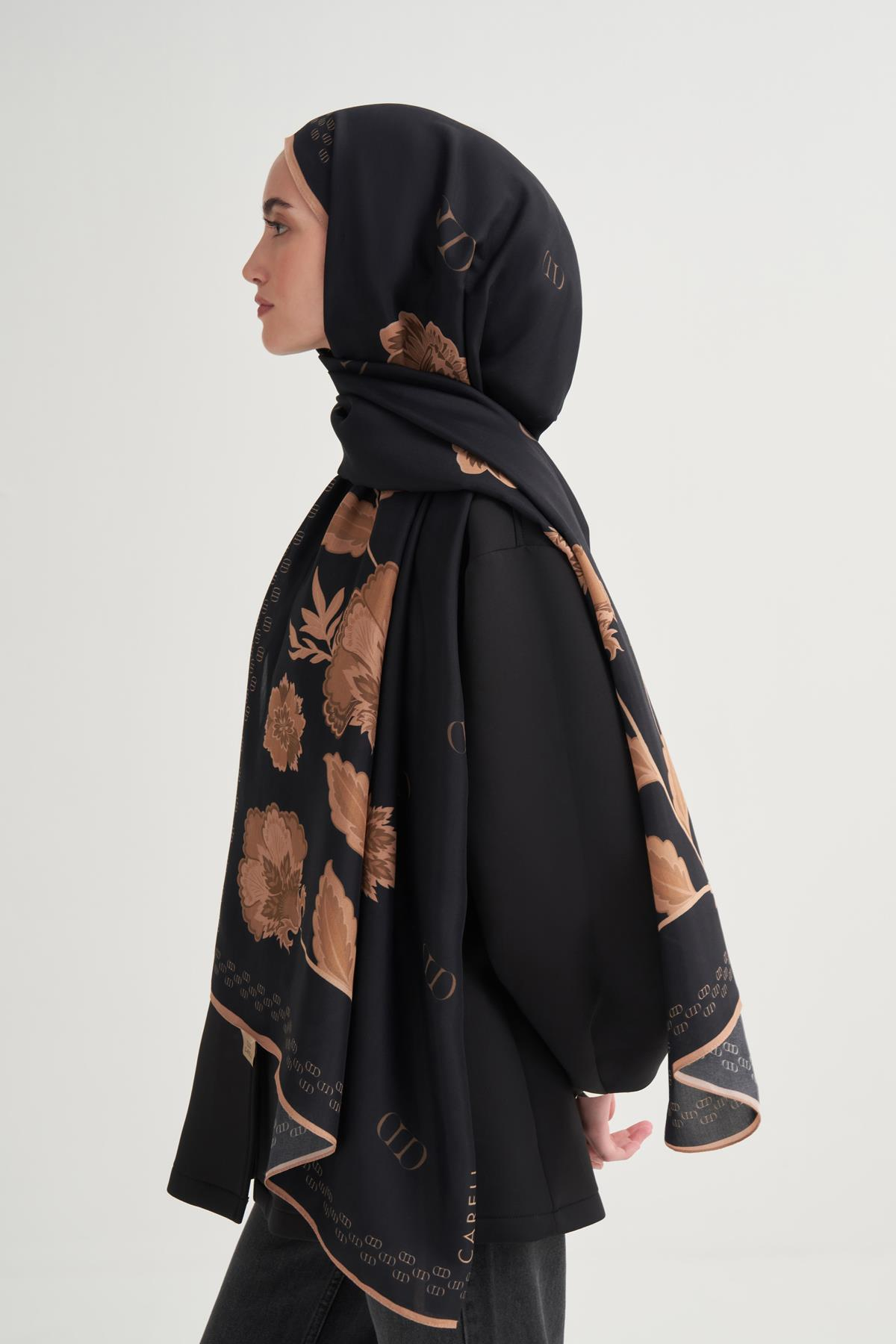 Golden Monogram Floş Şal Siyah