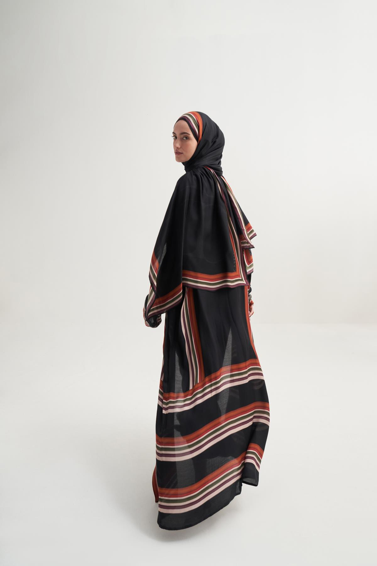 Mina İncira Viskon Abaya Siyah