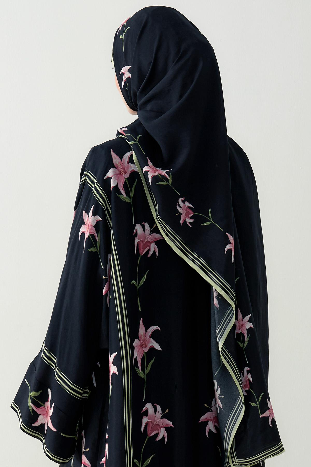 Blooming Monogram Floş Şal Siyah