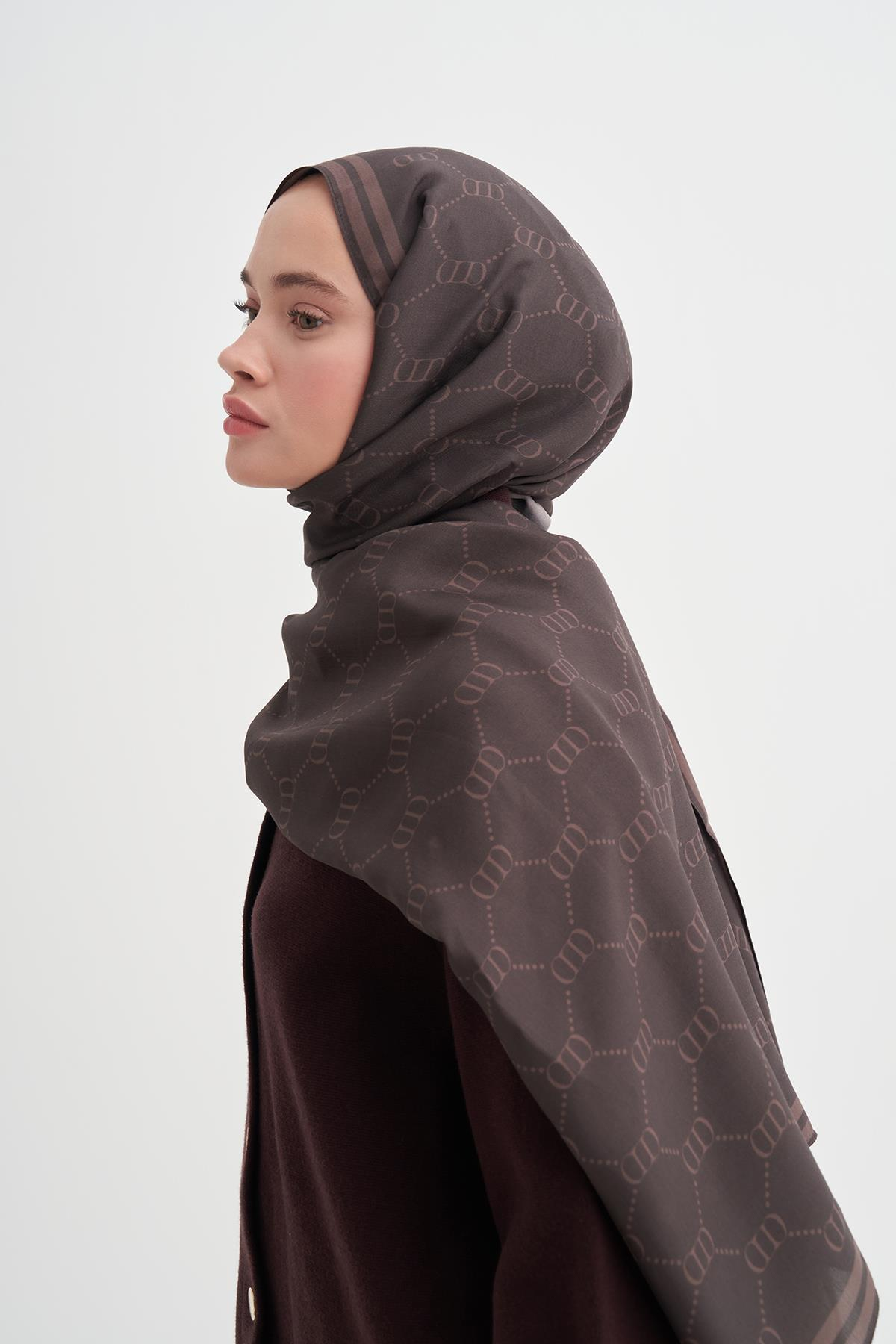 Grace Monogram Floş Şal Mocha