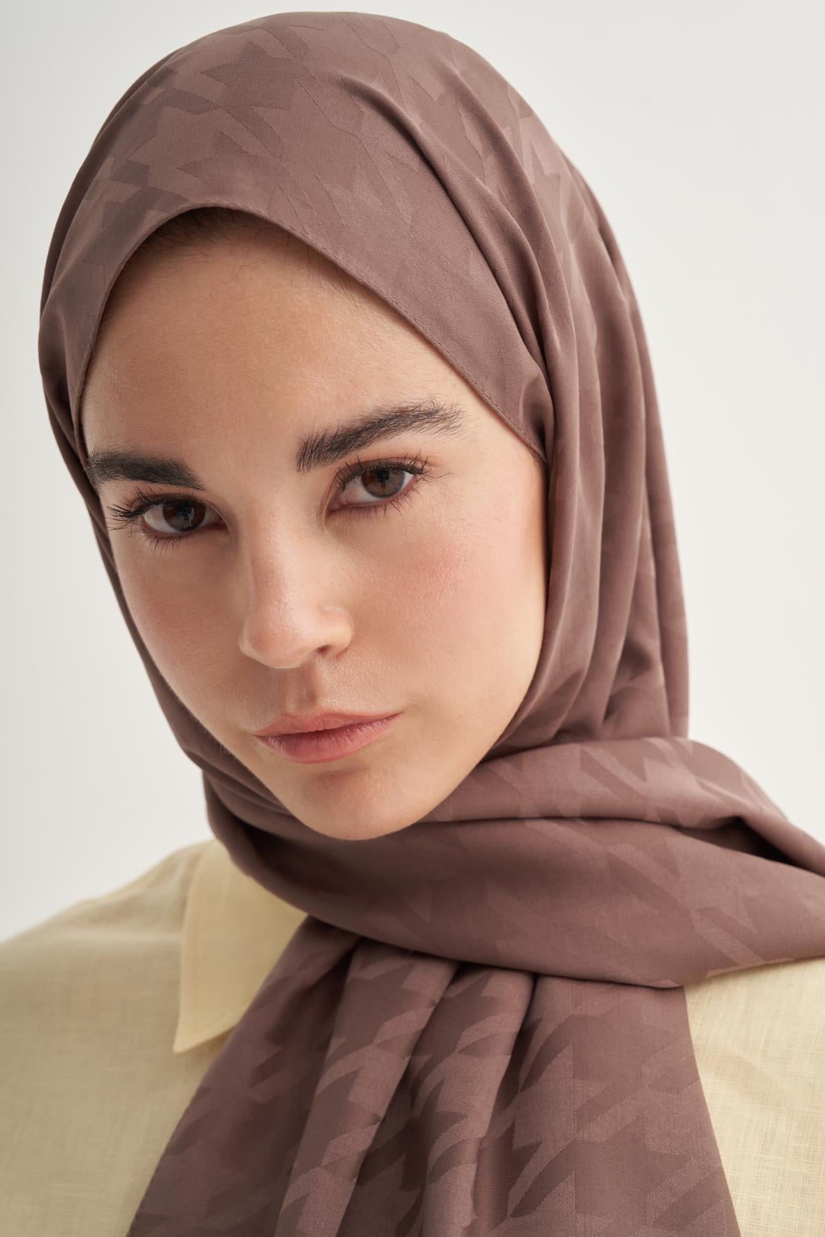 Kazayağı Jakar İtalyan İpekli Şal Soft Kahve