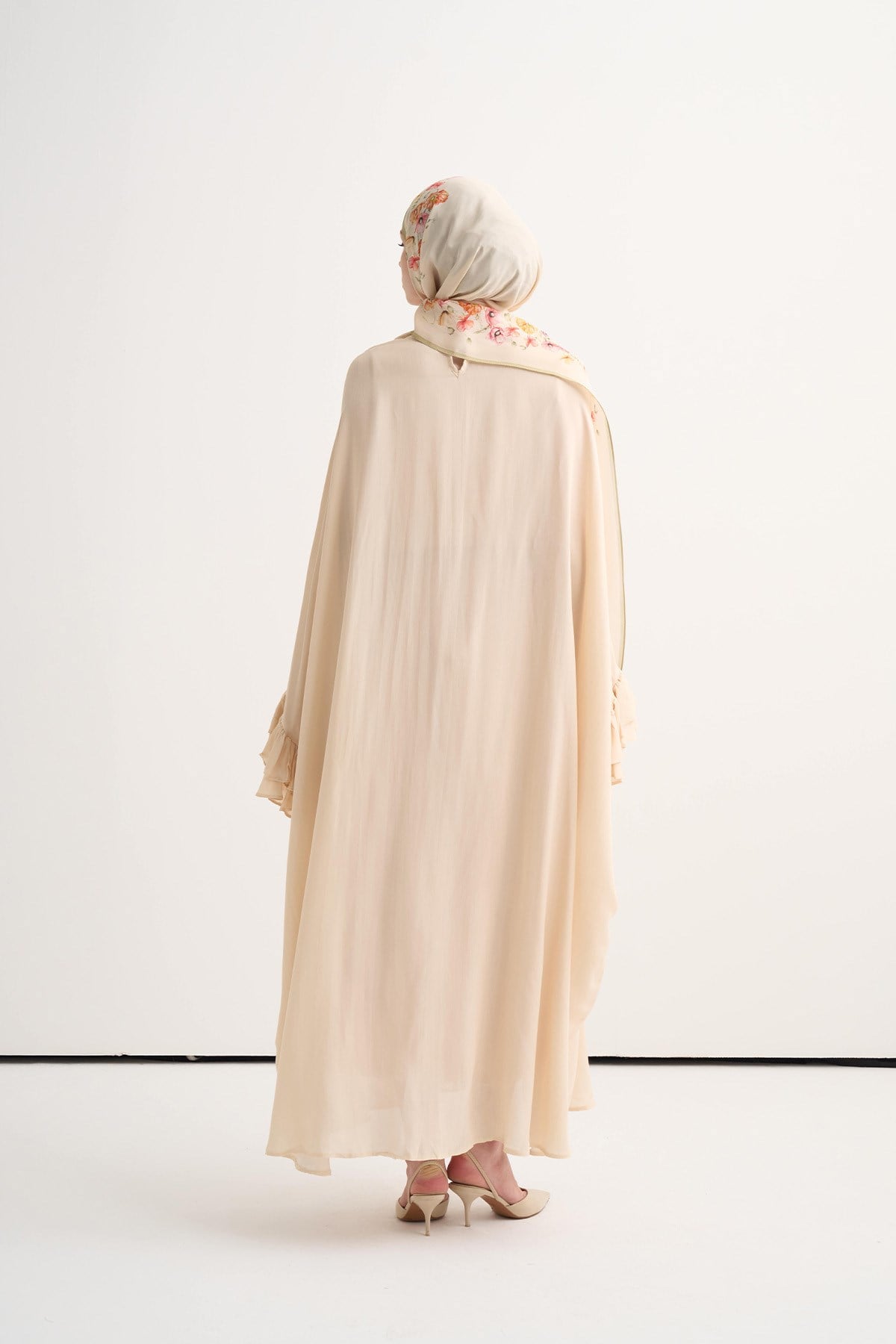 Blime Floş Fırfır Detaylı Kaftan Bej