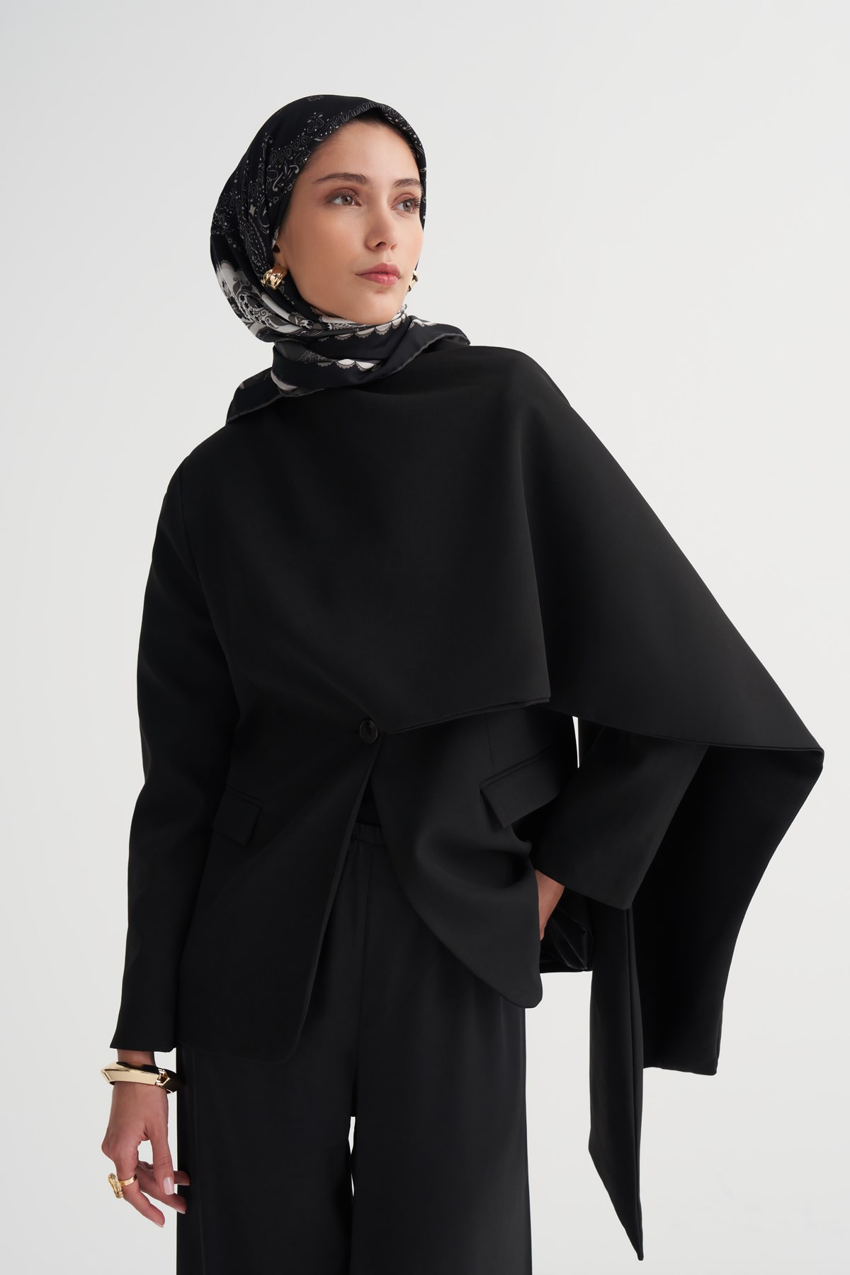 Ashen Siyah Twill Eşarp