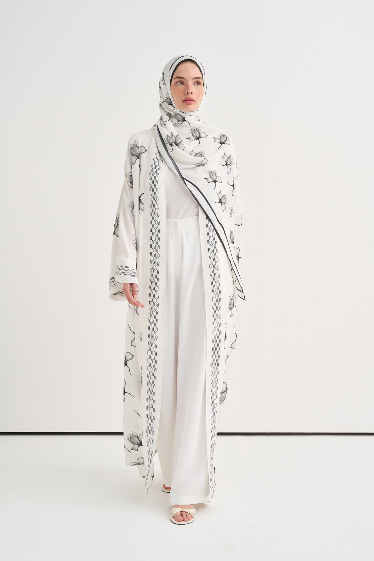 Lilia Floş Abaya Ekru