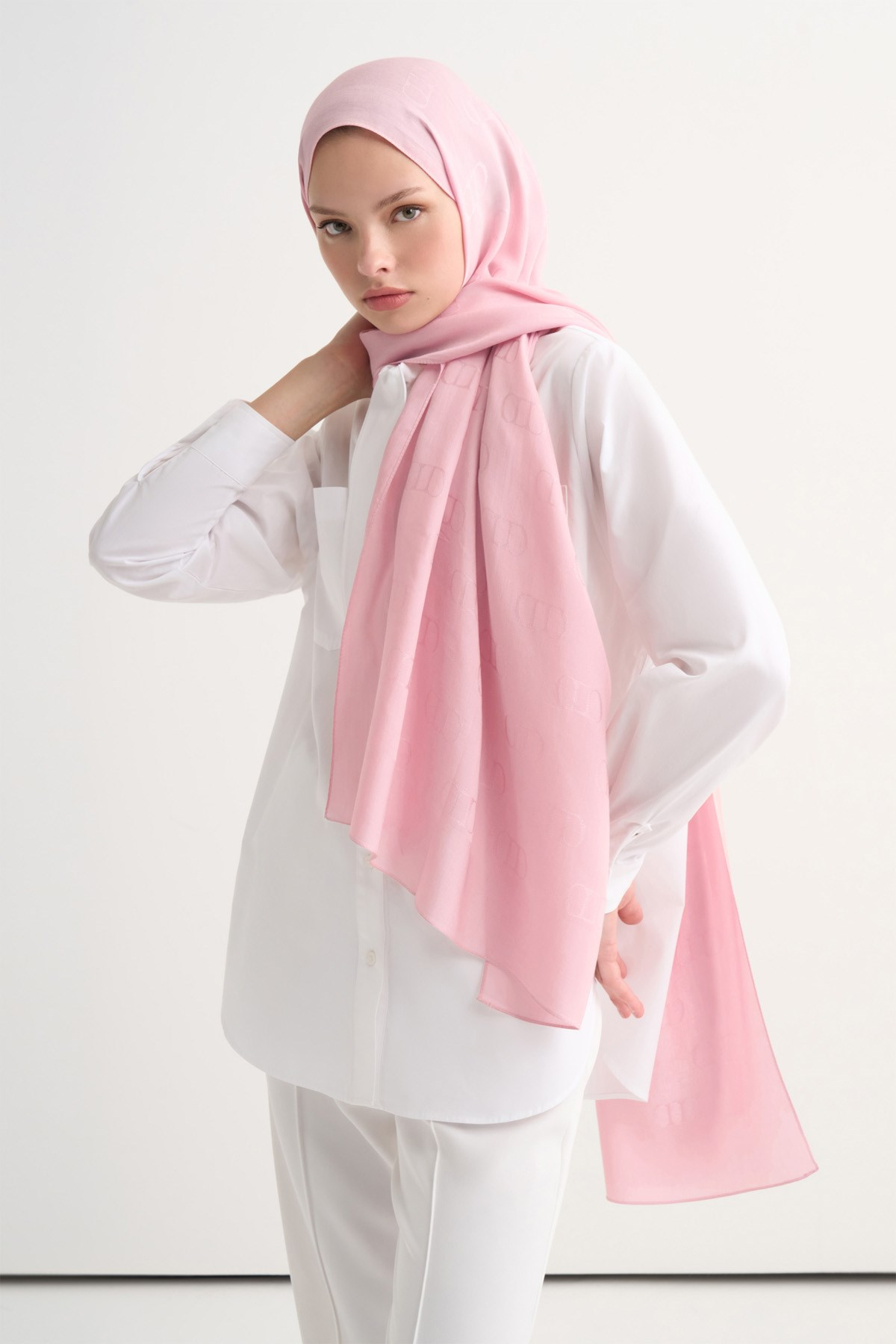 Monogram Desen Liora Pamuk Şal Şeker Pembe