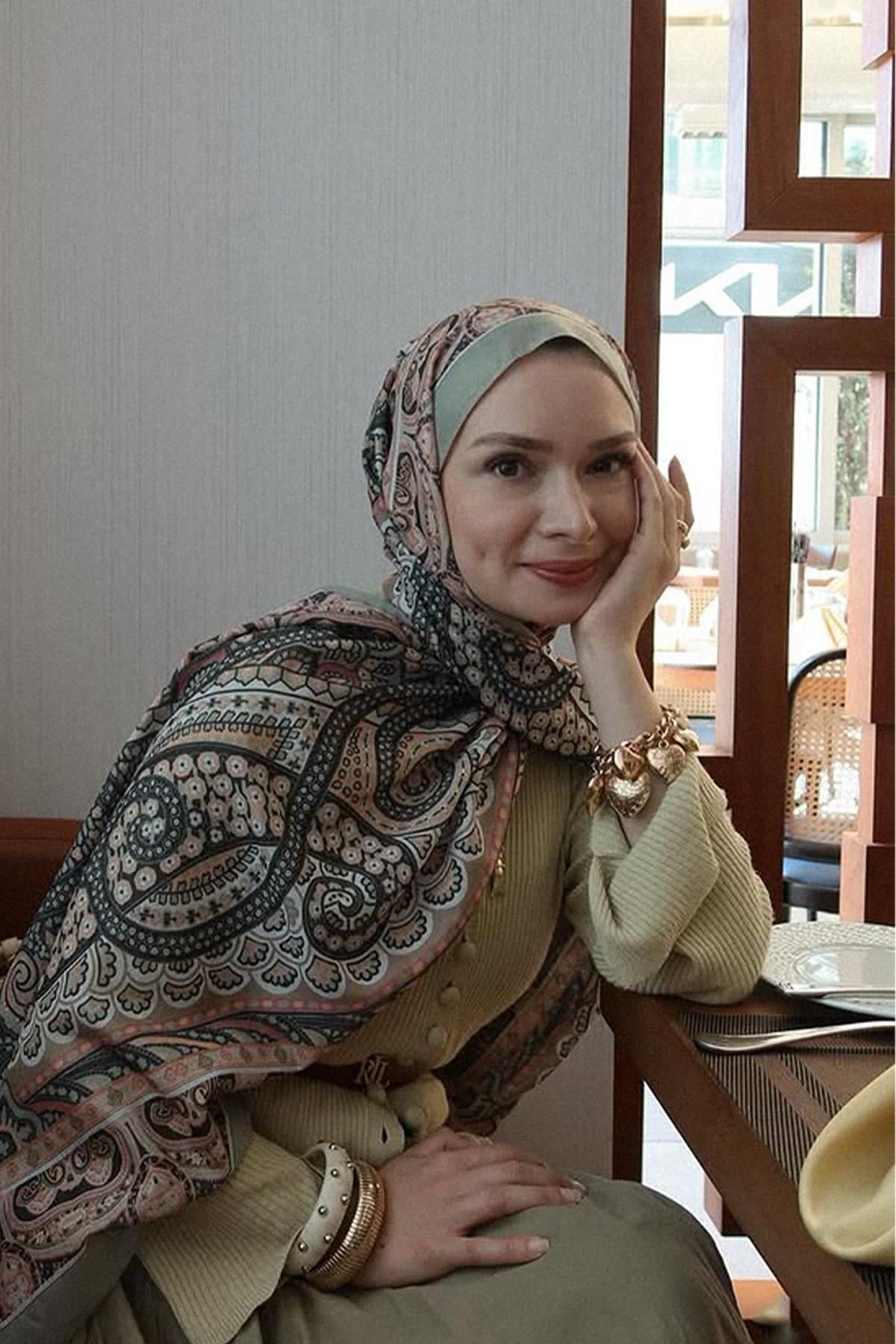Şüheda Türkoğlunun Tercihi Olea Soft Yeşil Nilla Pamuklu Şal