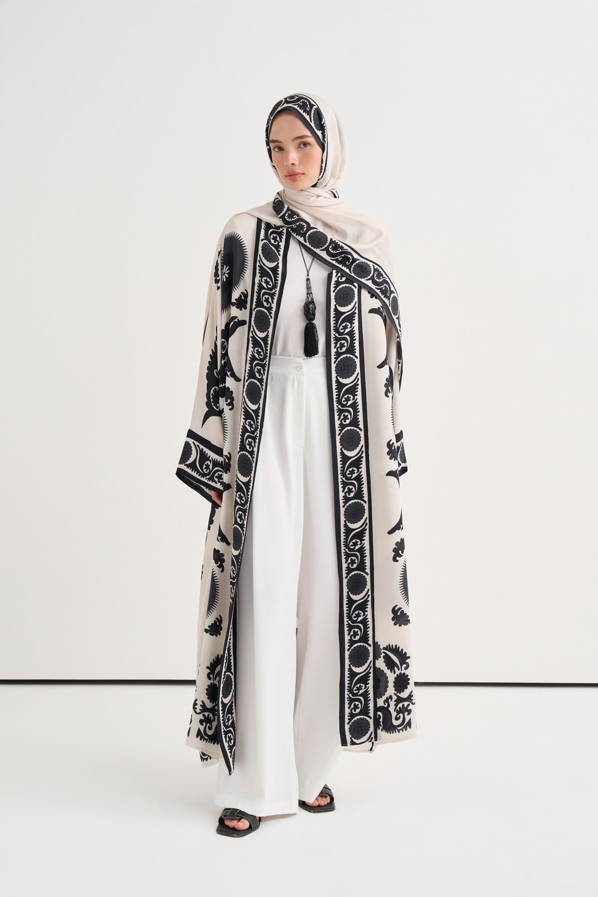 Selene Floş Abaya Siyah