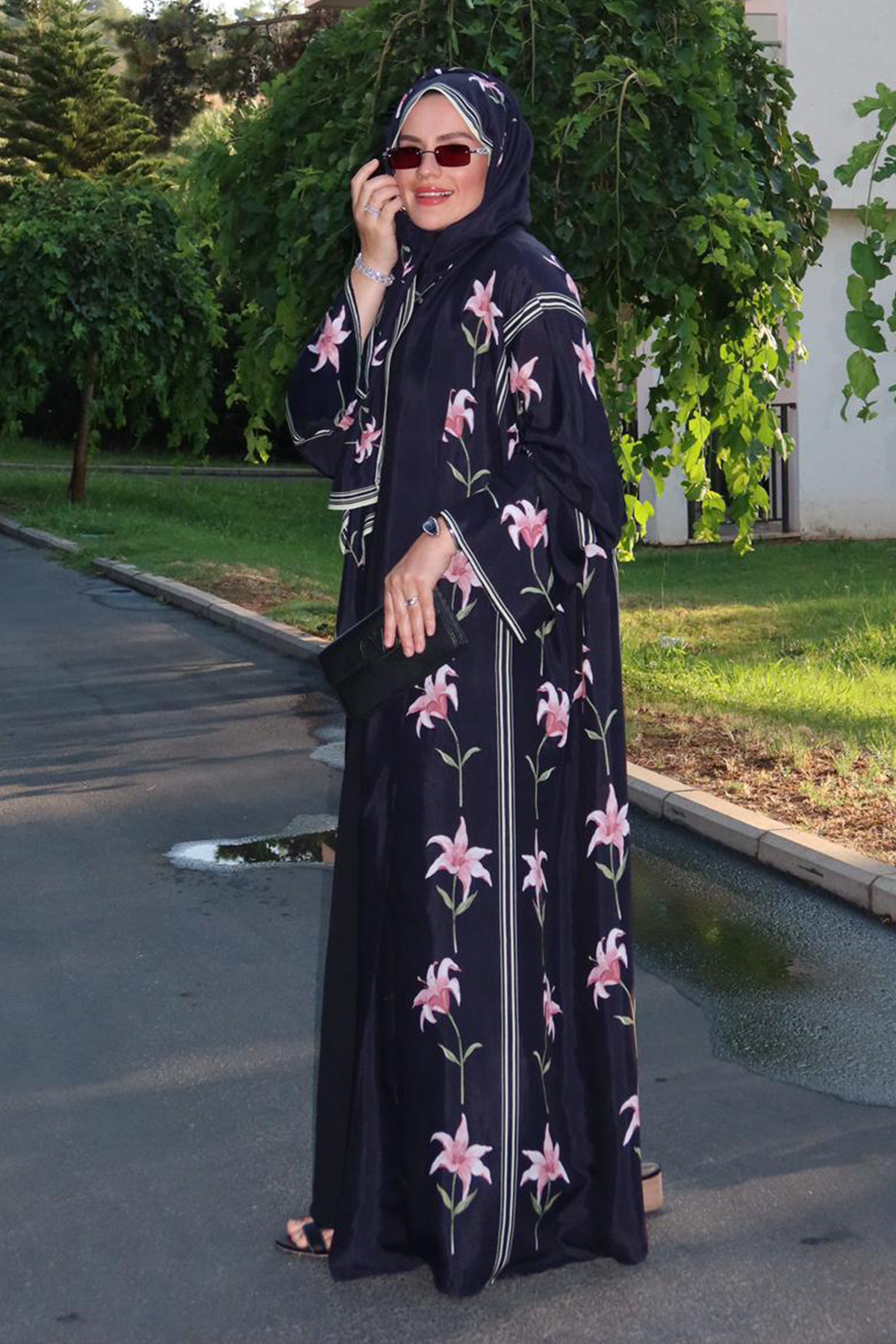 Tuğba Arslanbaş Aydının Tercihi Blooming Floş Abaya Siyah