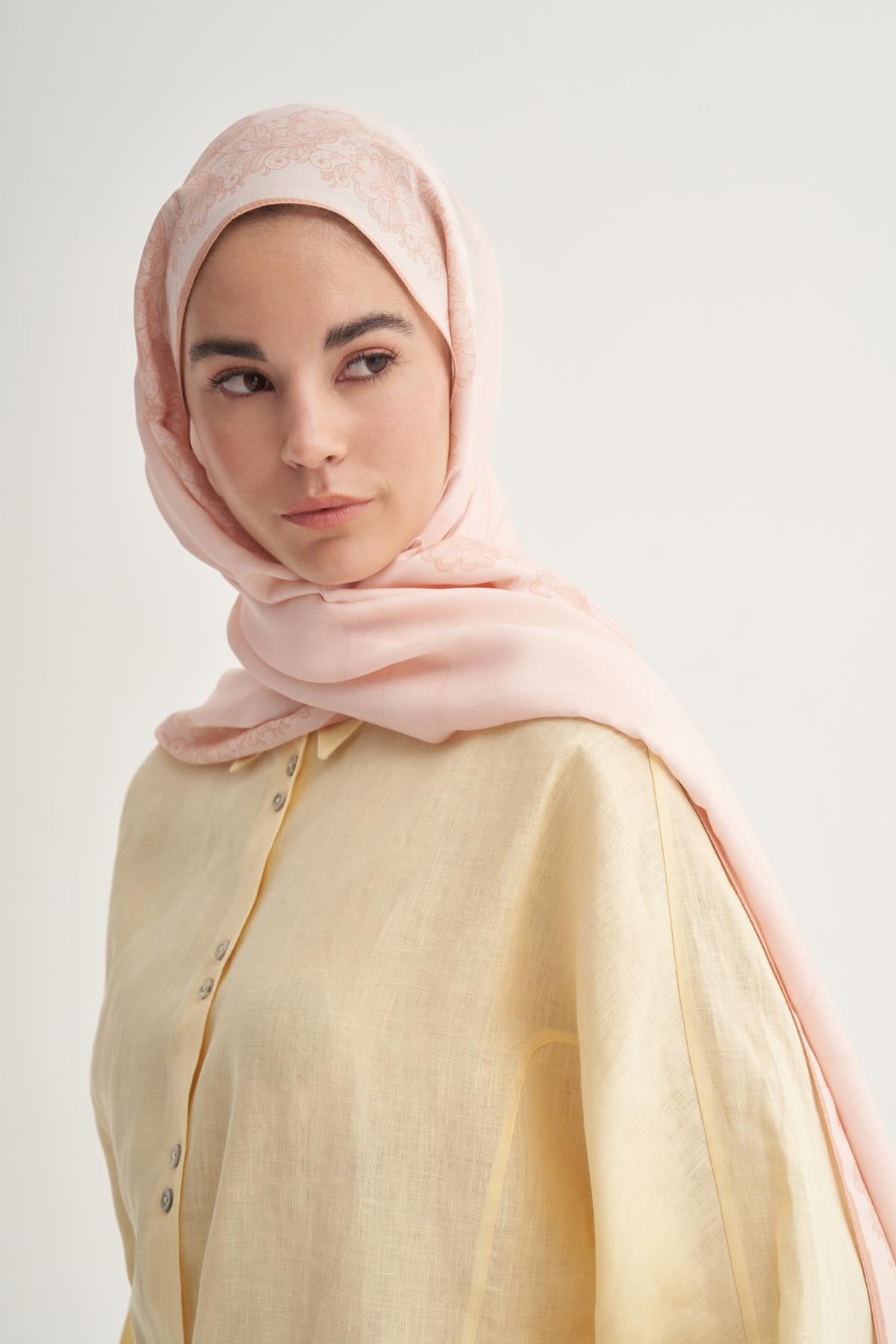 Floral Çiçekli Monogram Floş Şal Somon