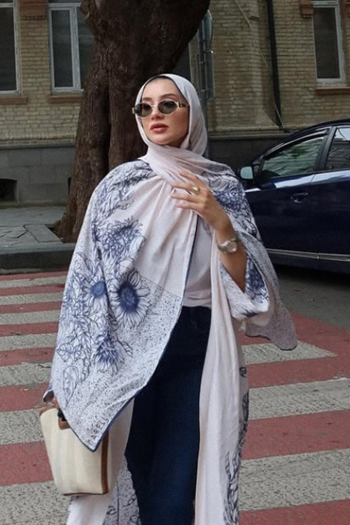 Sümeyranın Tercihi Navy Monogram Floş Şal Krem