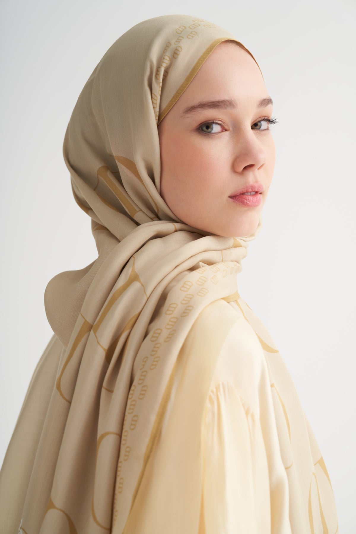 Elegance Monogram Floş Şal Soft Sarı