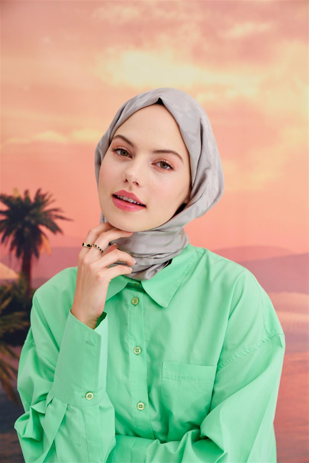 Kazayağı İtalyan Jakar İpekli Şal Füme