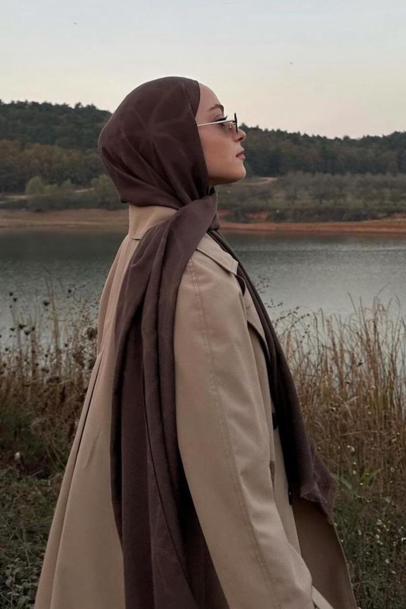 Şeyda'nın Tercihi Vence Çift Taraflı Geometrik Desen İpek Şal Soft Kahve