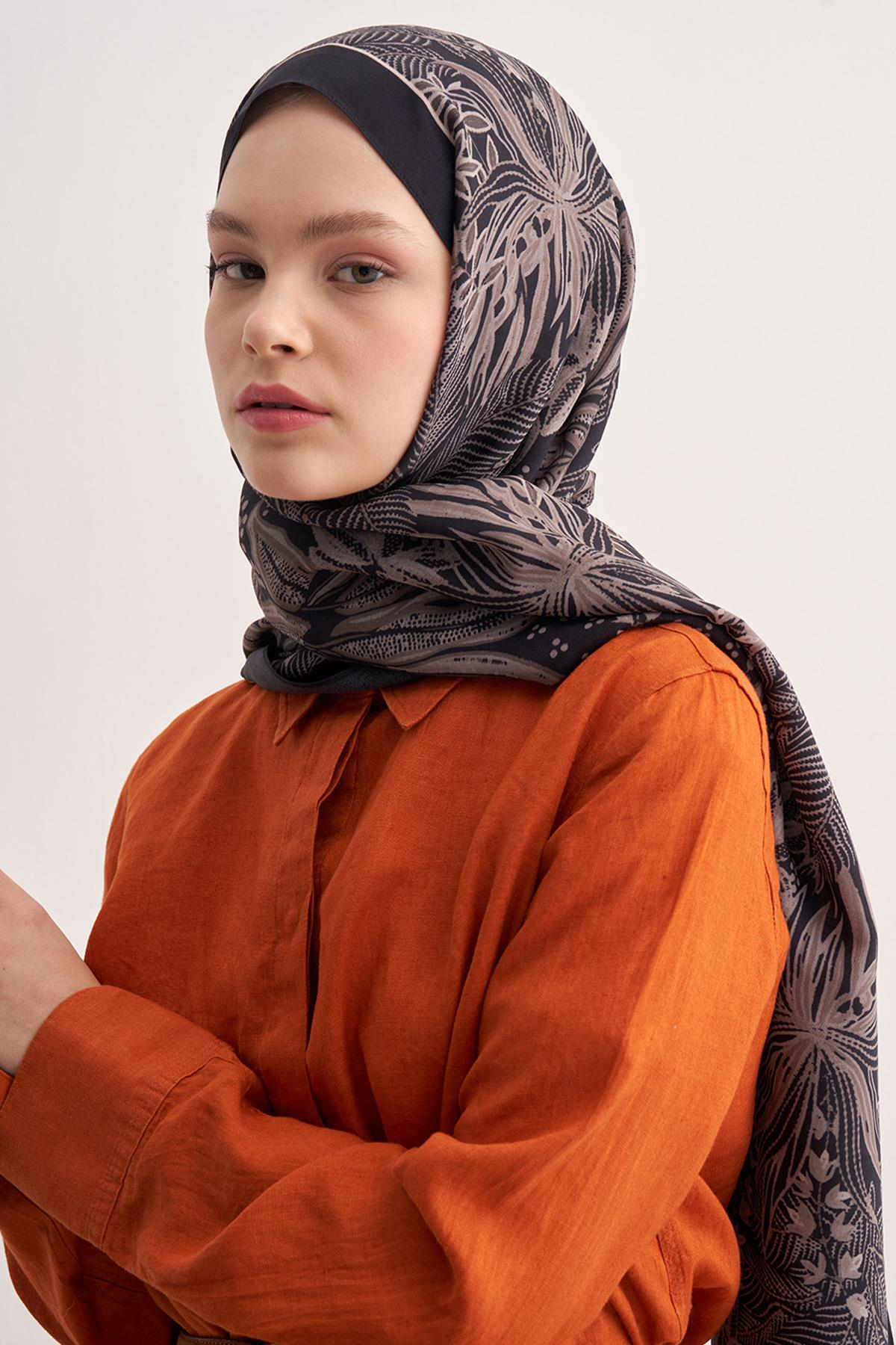 Lily Siyah Vela Floş Şal